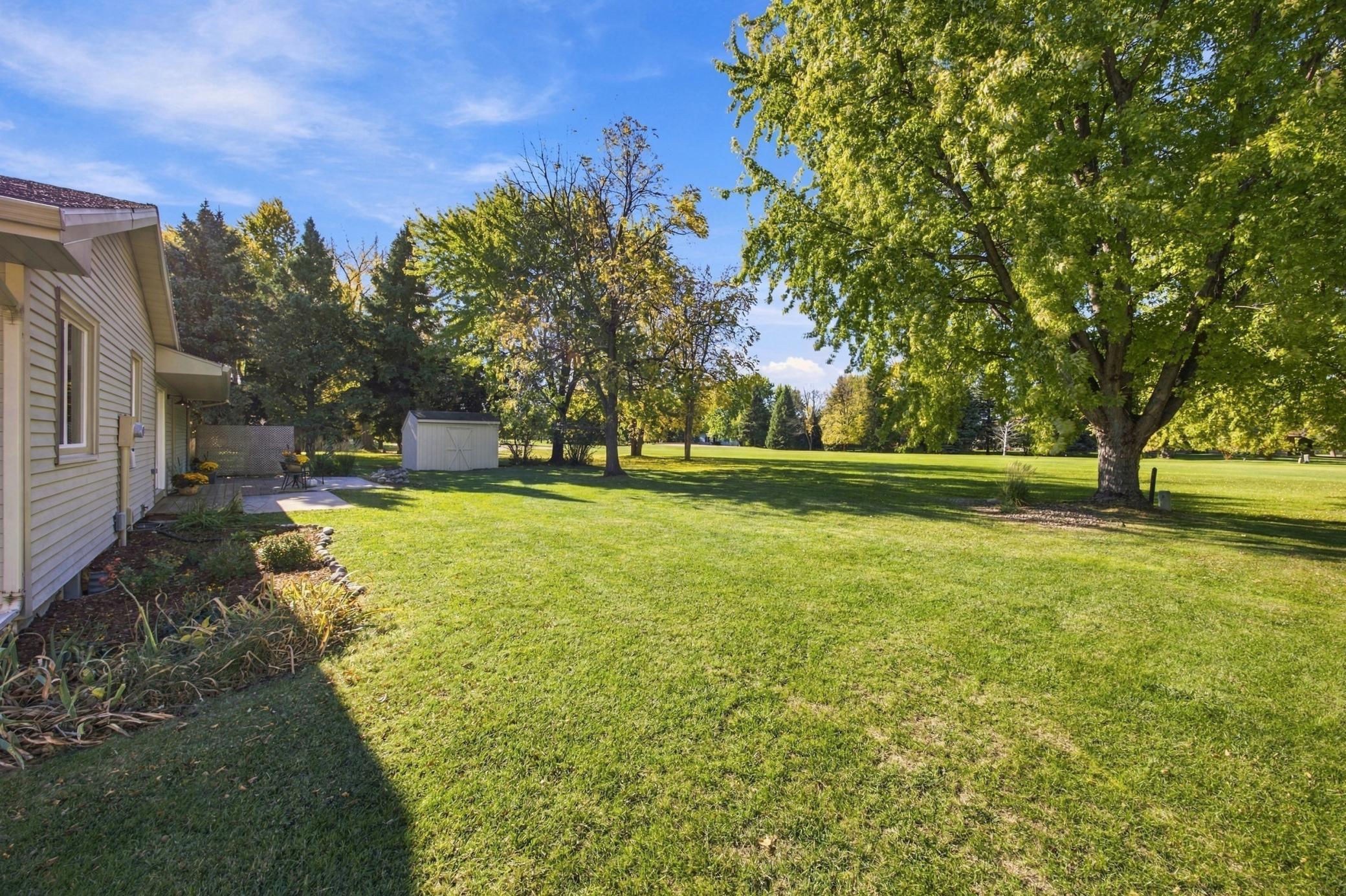 1974 single family home for sale at 2601 Fairway Drive in Moorhead, MN — 4 bed, 3 bath (photo 27 of 40)