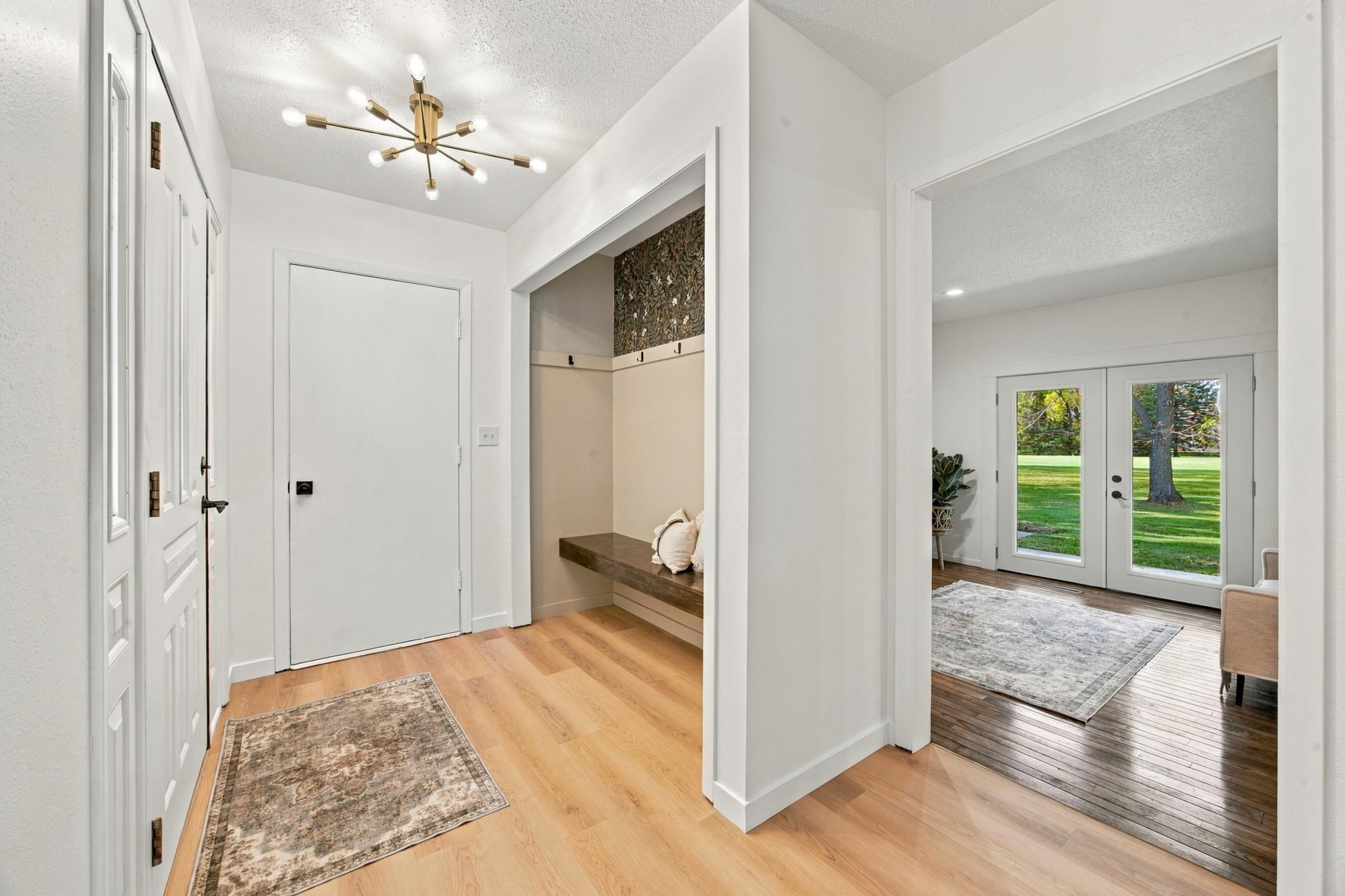 1974 single family home for sale at 2601 Fairway Drive in Moorhead, MN — 4 bed, 3 bath (photo 5 of 40)