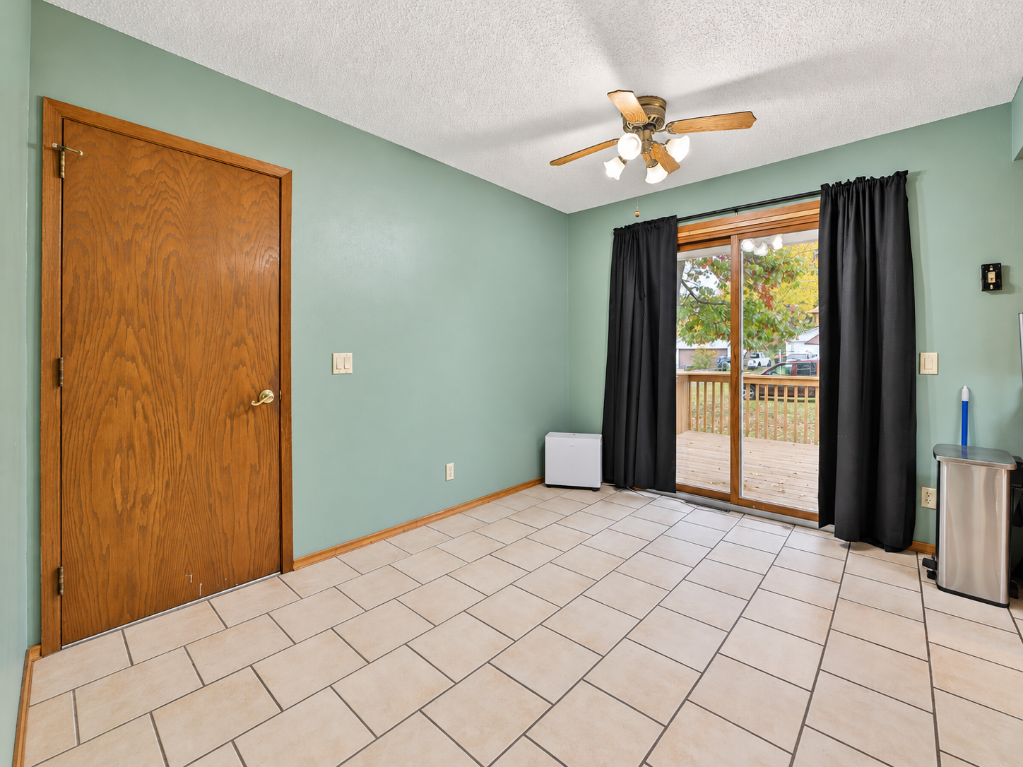 1968 single family home for sale at 908 12th Avenue NE in Brainerd, MN — 3 bed, 2 bath (photo 5 of 33)