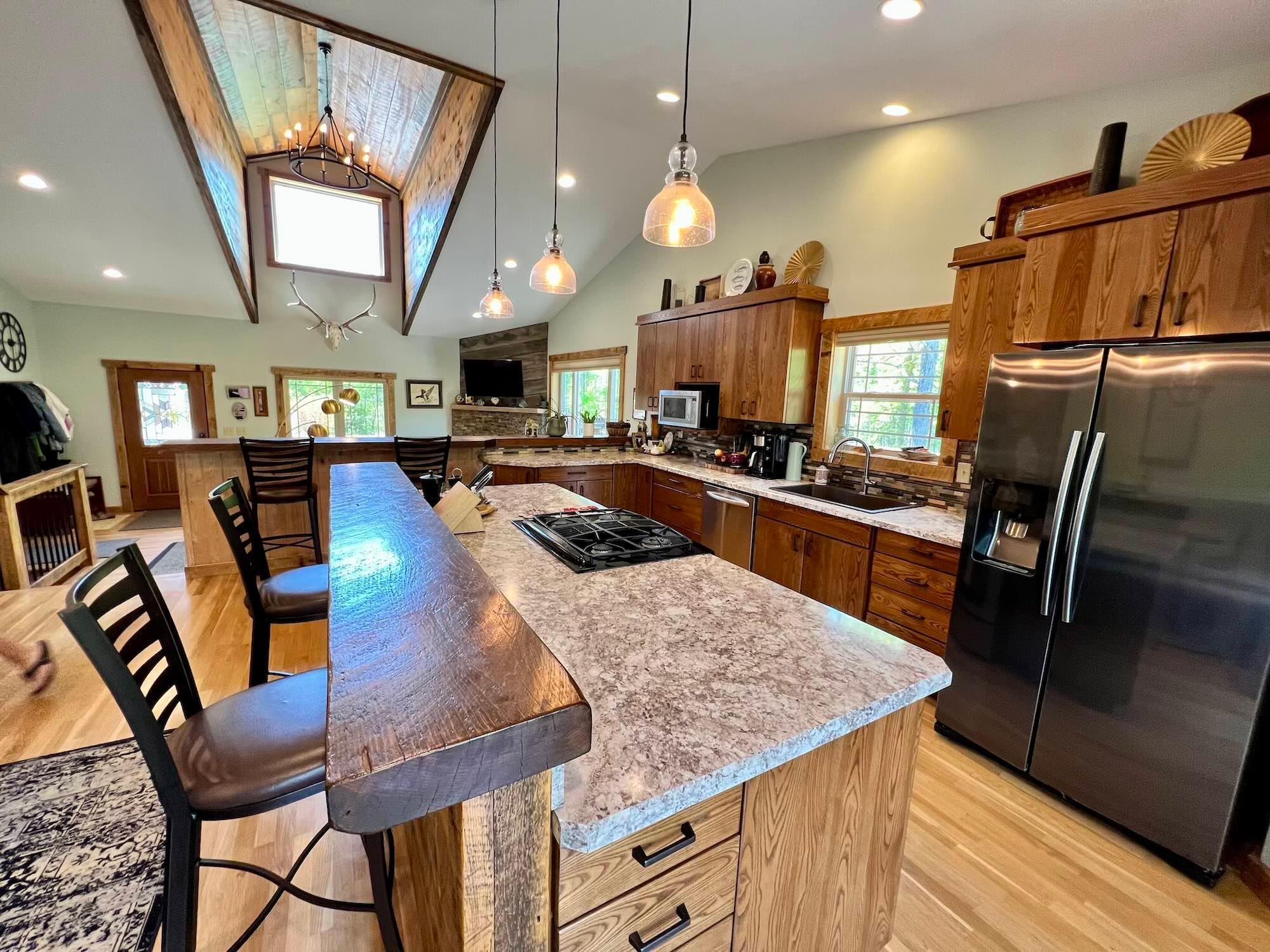 2015 single family home for sale at 216 Margos Way SW in Bemidji, MN — 4 bed, 3 bath (photo 12 of 35)
