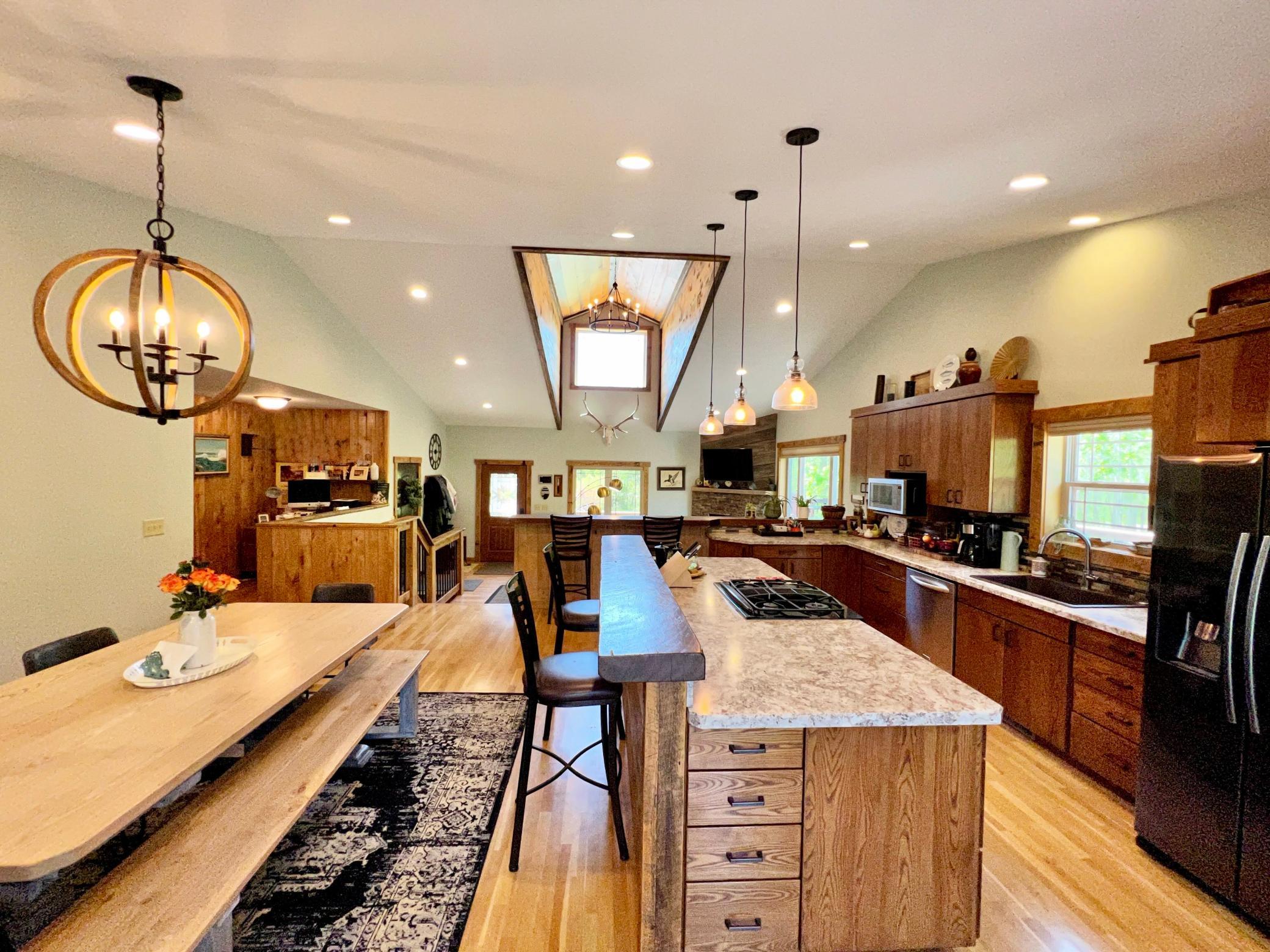 2015 single family home for sale at 216 Margos Way SW in Bemidji, MN — 4 bed, 3 bath (photo 10 of 35)