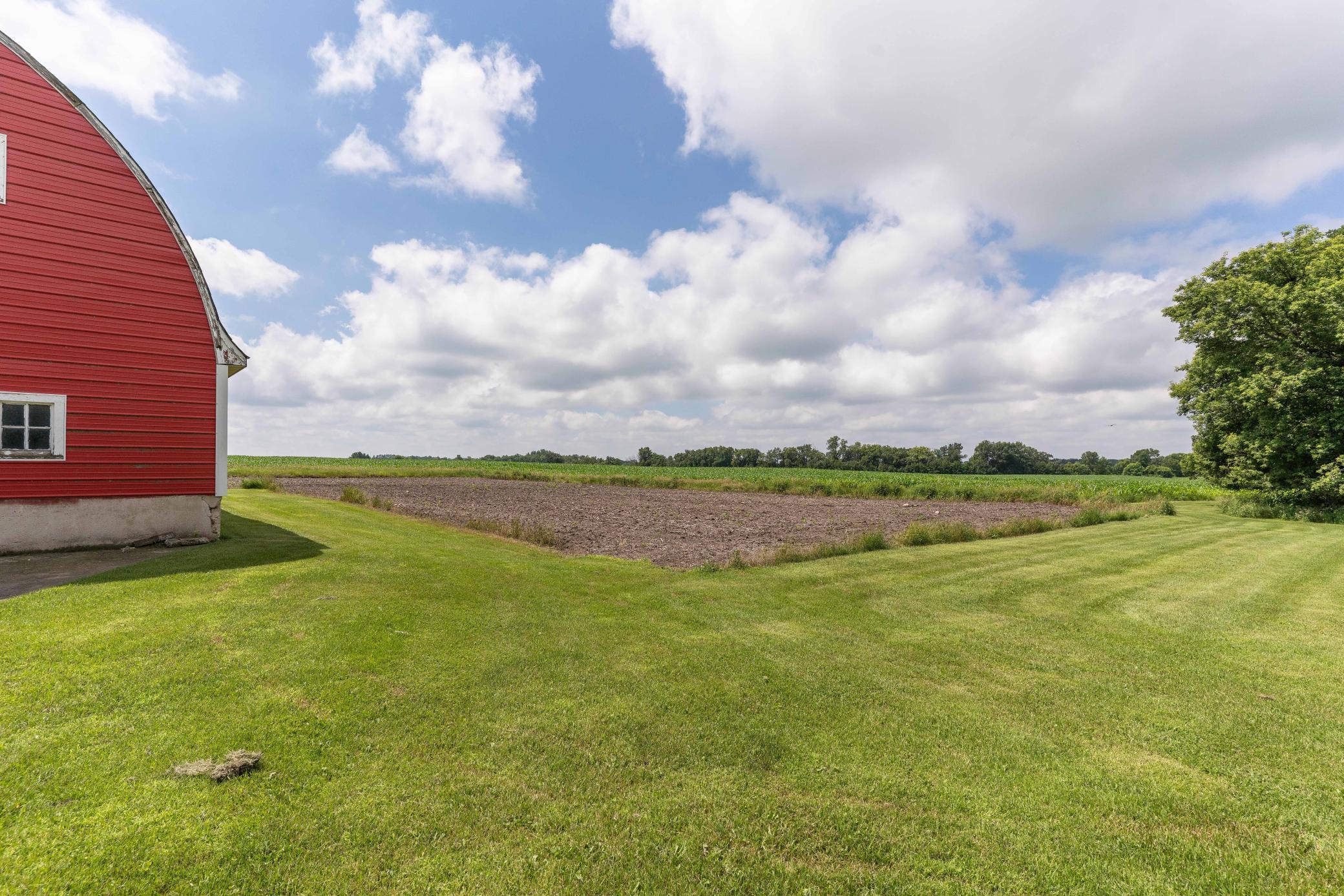 2011 single family home for sale at 6432 Botzet Road NE in Nelson, MN — 2 bed, 3 bath (photo 20 of 78)