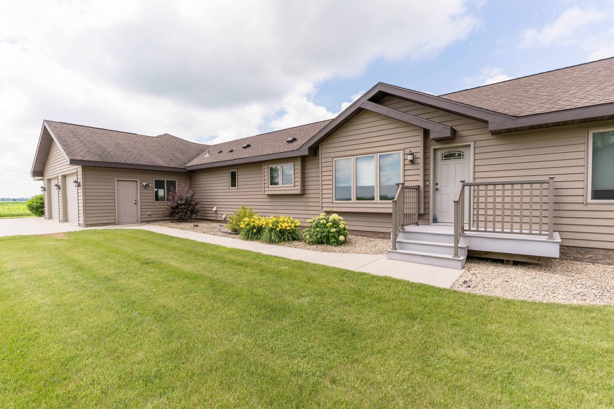 2011 single family home for sale at 6432 Botzet Road NE in Nelson, MN — 2 bed, 3 bath (photo 3 of 78)