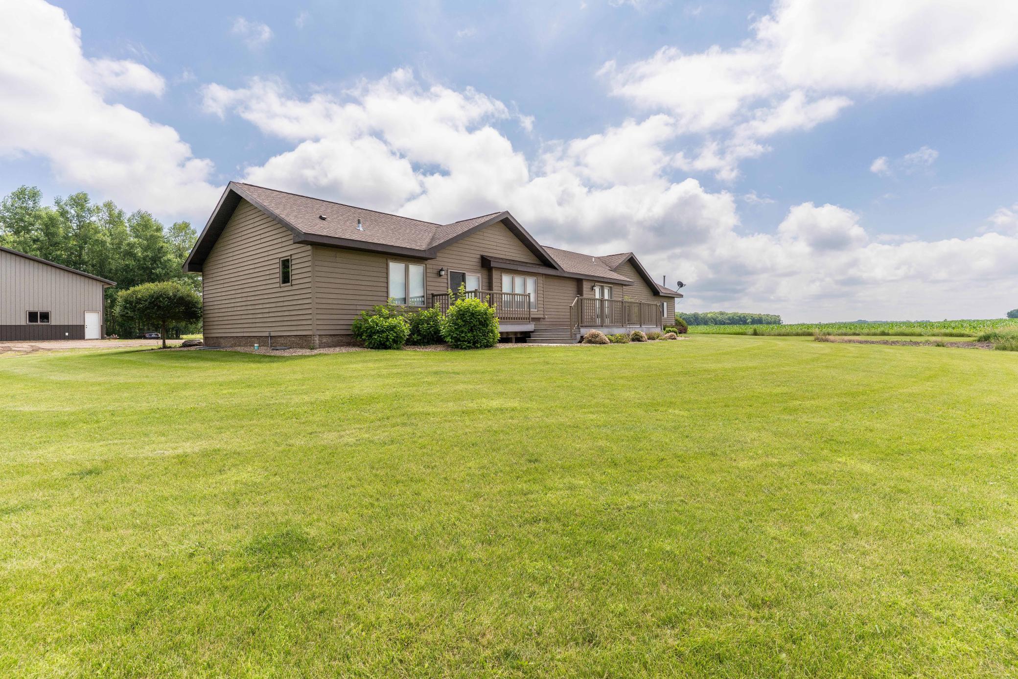 2011 single family home for sale at 6432 Botzet Road NE in Nelson, MN — 2 bed, 3 bath (photo 22 of 78)