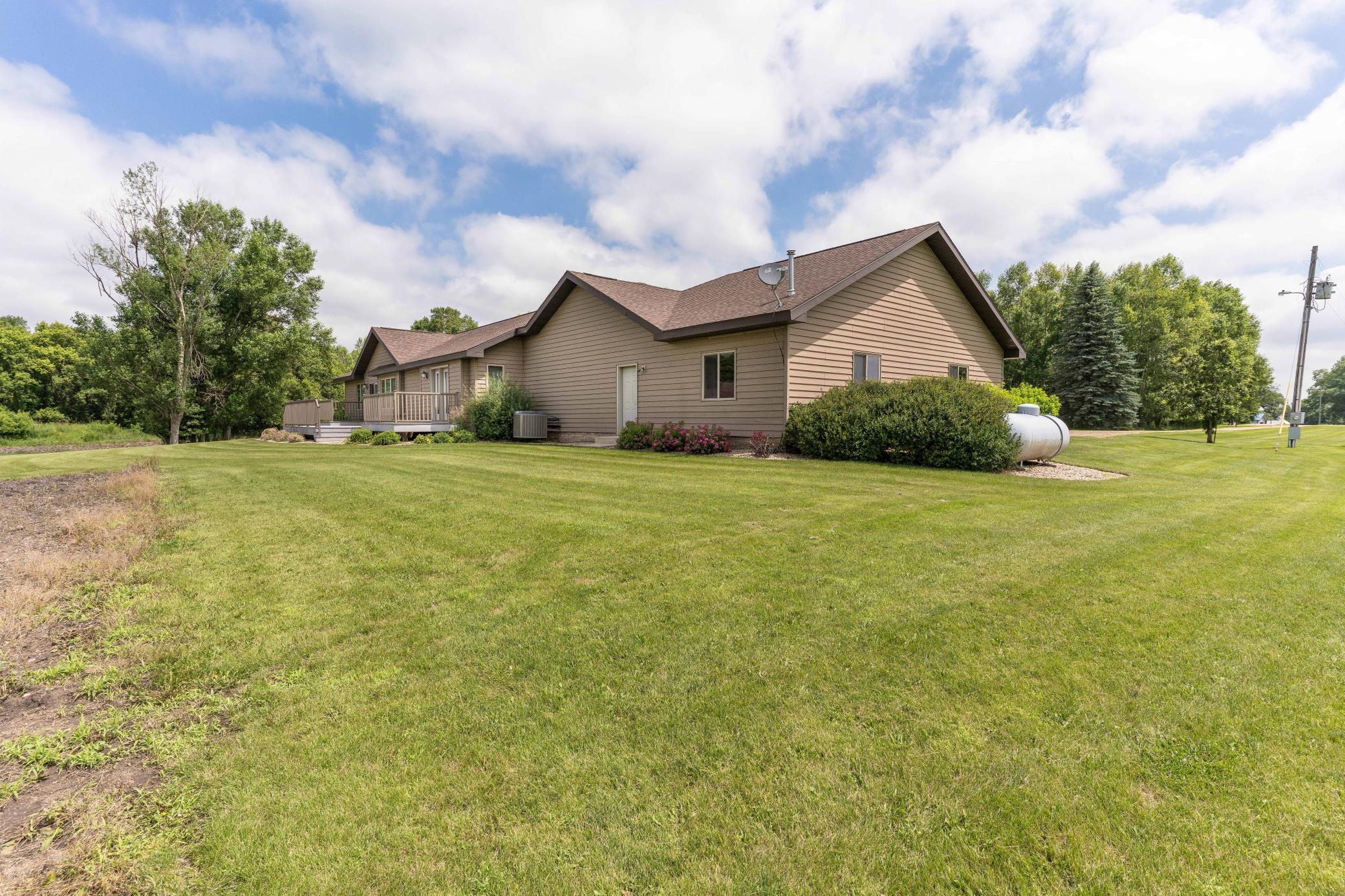 2011 single family home for sale at 6432 Botzet Road NE in Nelson, MN — 2 bed, 3 bath (photo 9 of 78)