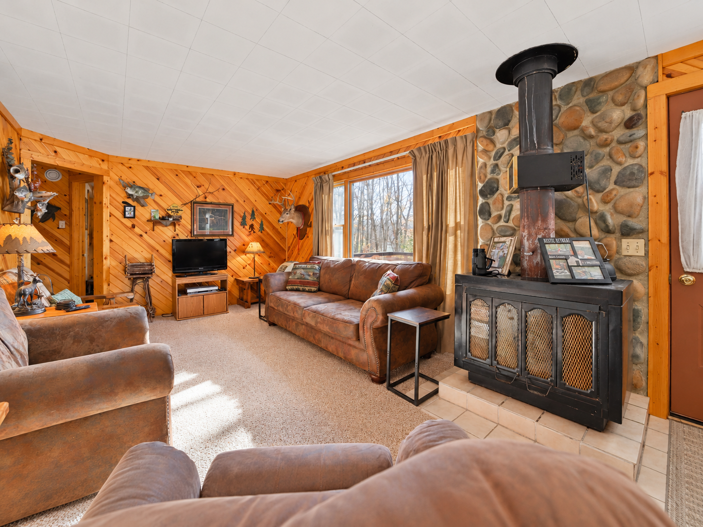 1975 single family home for sale at 3725 NW 20th Avenue in Hackensack, MN — 3 bed, 1 bath (photo 11 of 45)