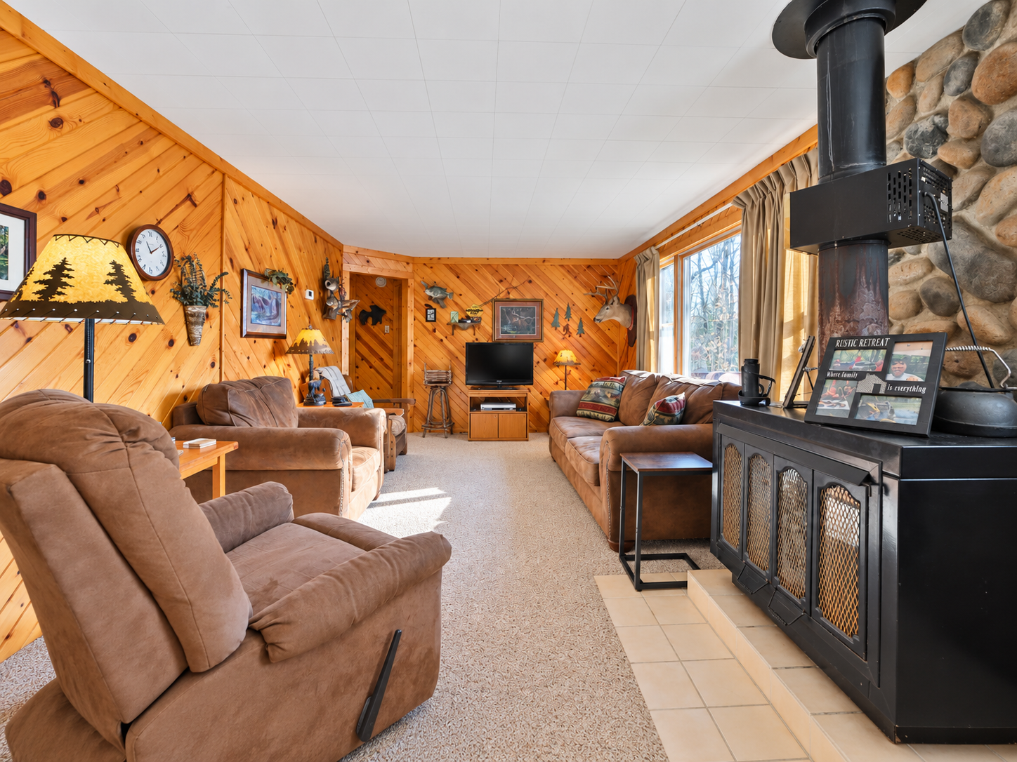 1975 single family home for sale at 3725 NW 20th Avenue in Hackensack, MN — 3 bed, 1 bath (photo 10 of 45)