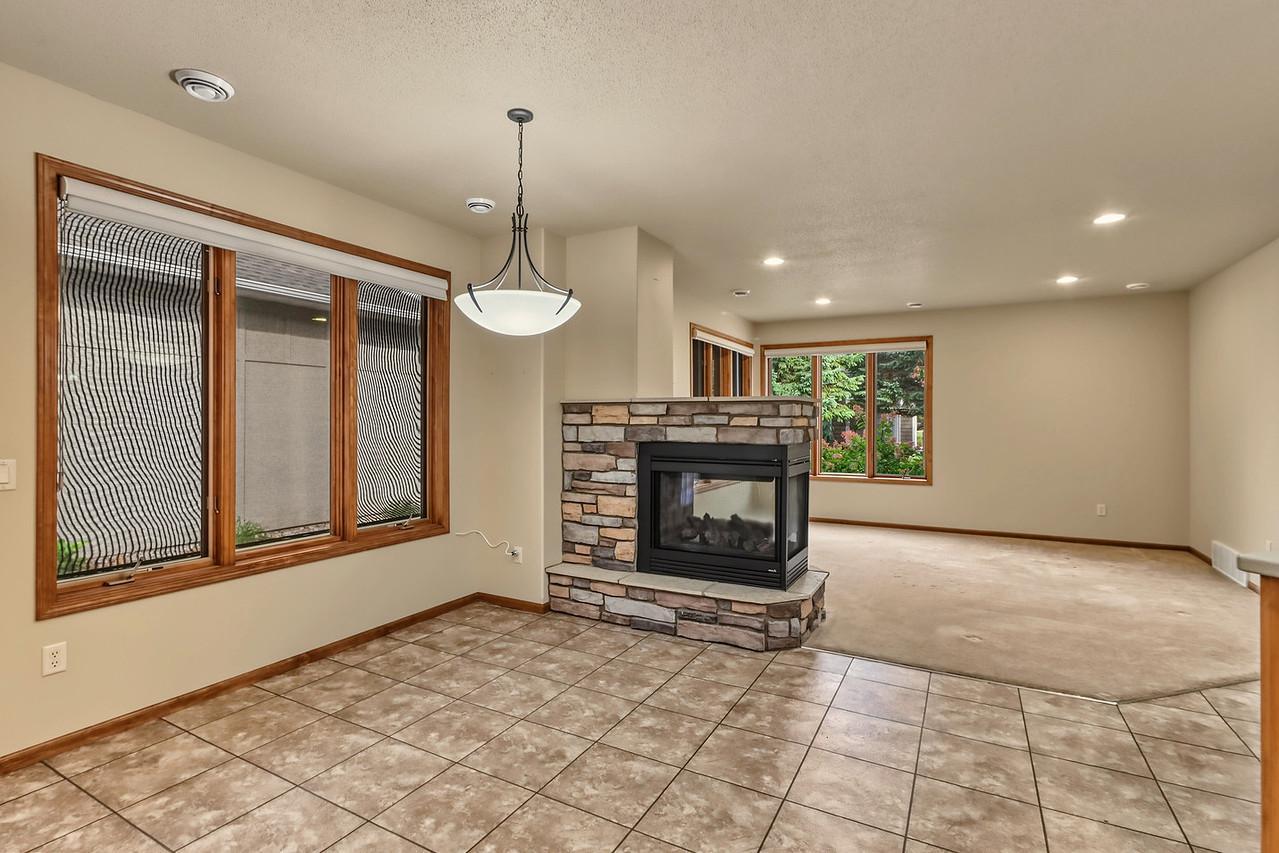 2004 single family home for sale at 797 Villa Park Way in West Fargo, ND — 3 bed, 3 bath (photo 12 of 45)