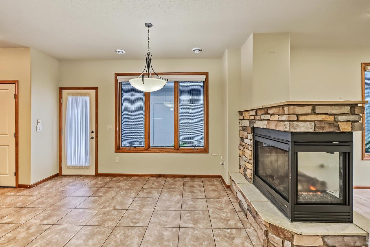 2004 single family home for sale at 797 Villa Park Way in West Fargo, ND — 3 bed, 3 bath (photo 13 of 45)