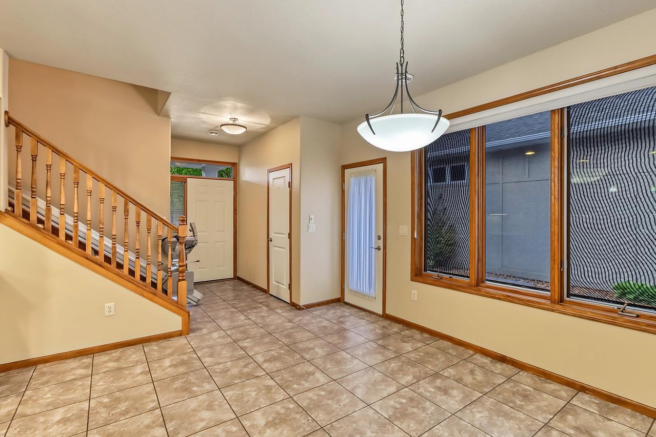 2004 single family home for sale at 797 Villa Park Way in West Fargo, ND — 3 bed, 3 bath (photo 14 of 45)