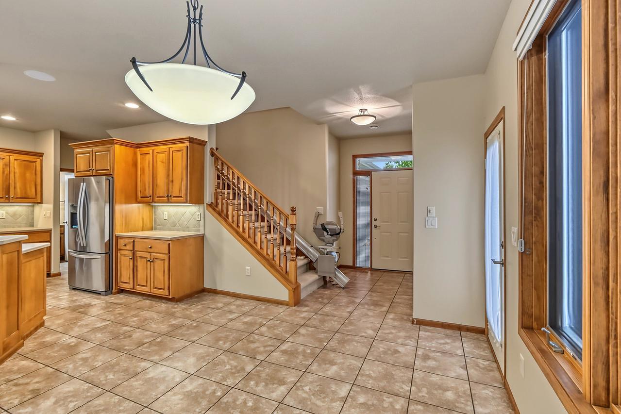 2004 single family home for sale at 797 Villa Park Way in West Fargo, ND — 3 bed, 3 bath (photo 15 of 45)