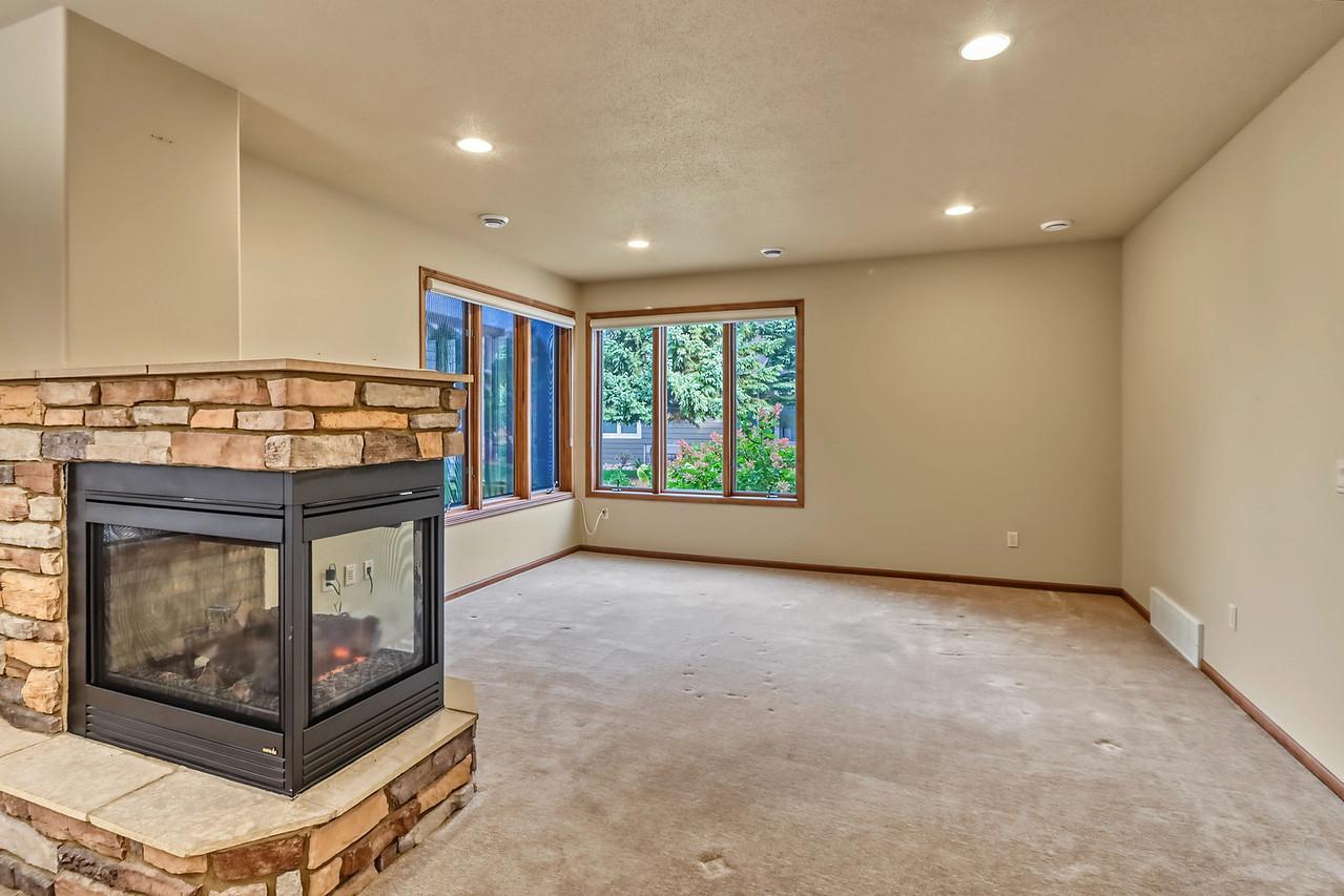 2004 single family home for sale at 797 Villa Park Way in West Fargo, ND — 3 bed, 3 bath (photo 16 of 45)