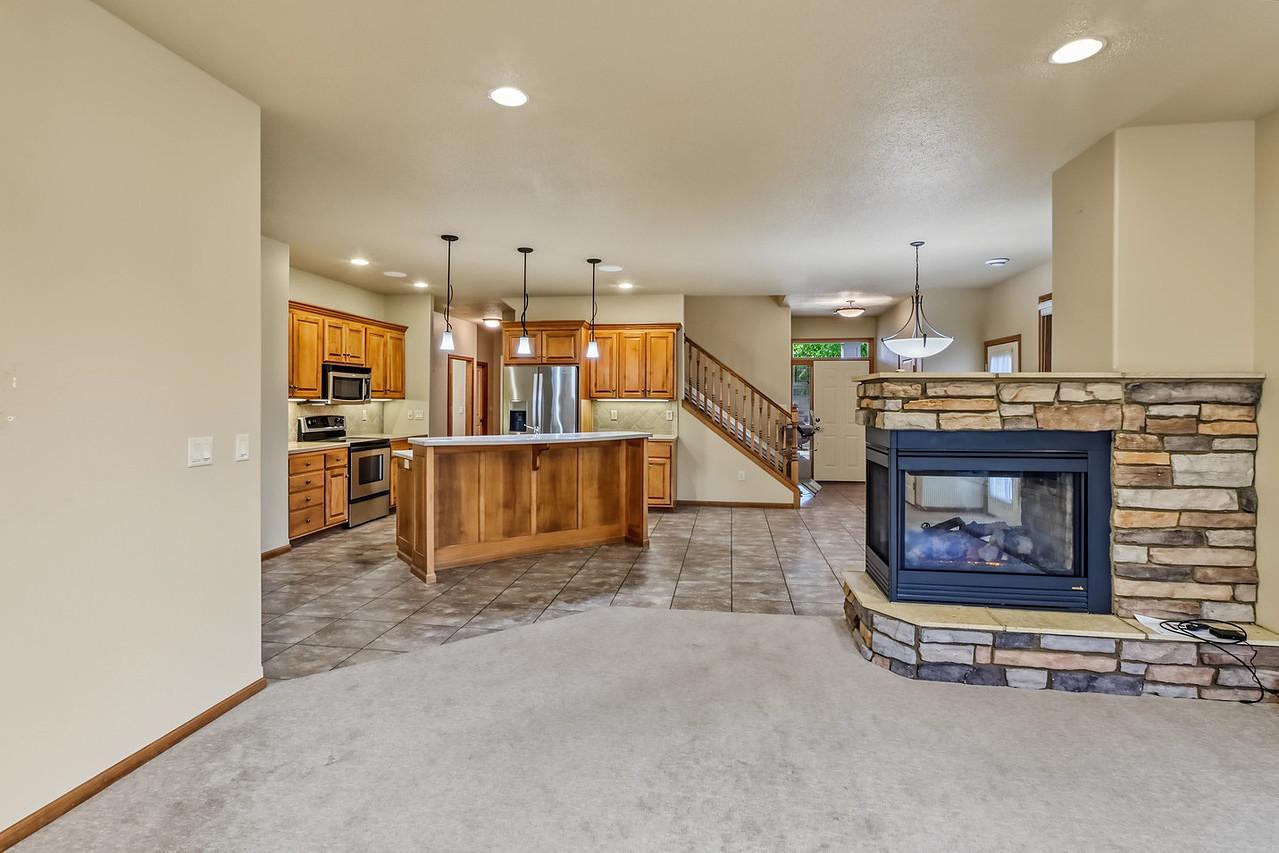 2004 single family home for sale at 797 Villa Park Way in West Fargo, ND — 3 bed, 3 bath (photo 17 of 45)