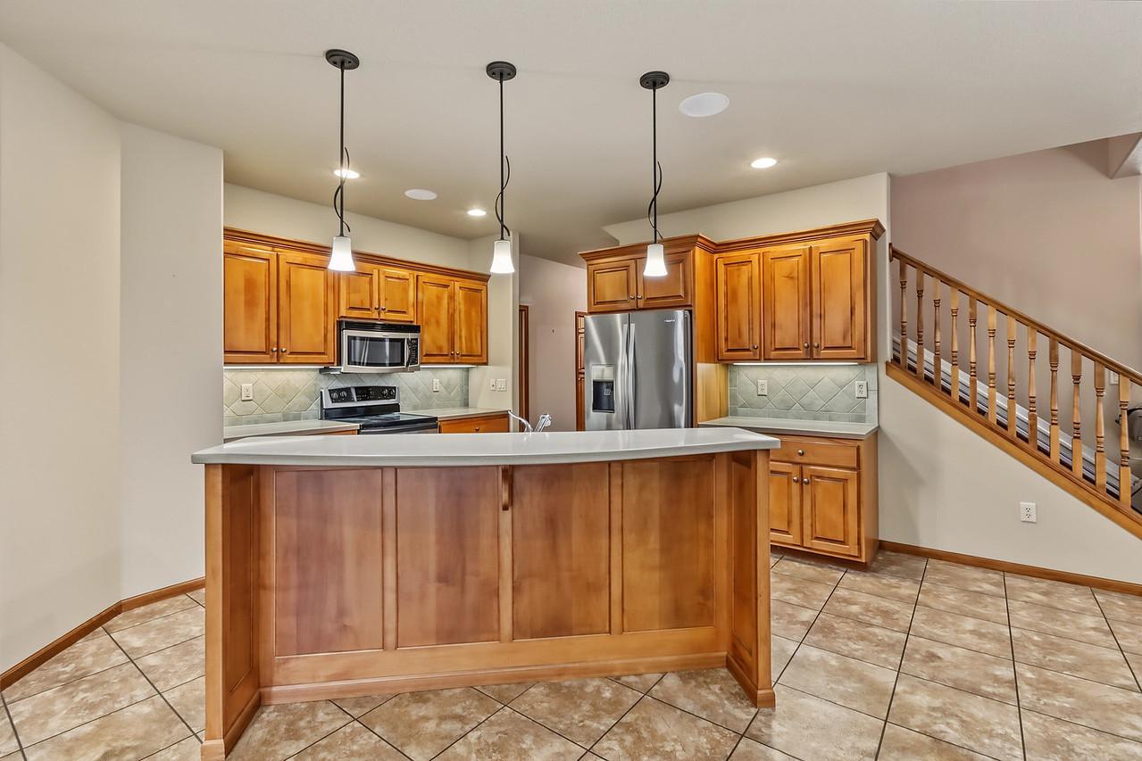 2004 single family home for sale at 797 Villa Park Way in West Fargo, ND — 3 bed, 3 bath (photo 3 of 45)