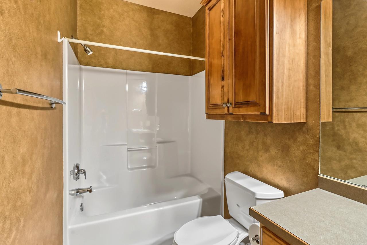 2004 single family home for sale at 797 Villa Park Way in West Fargo, ND — 3 bed, 3 bath (photo 29 of 45)