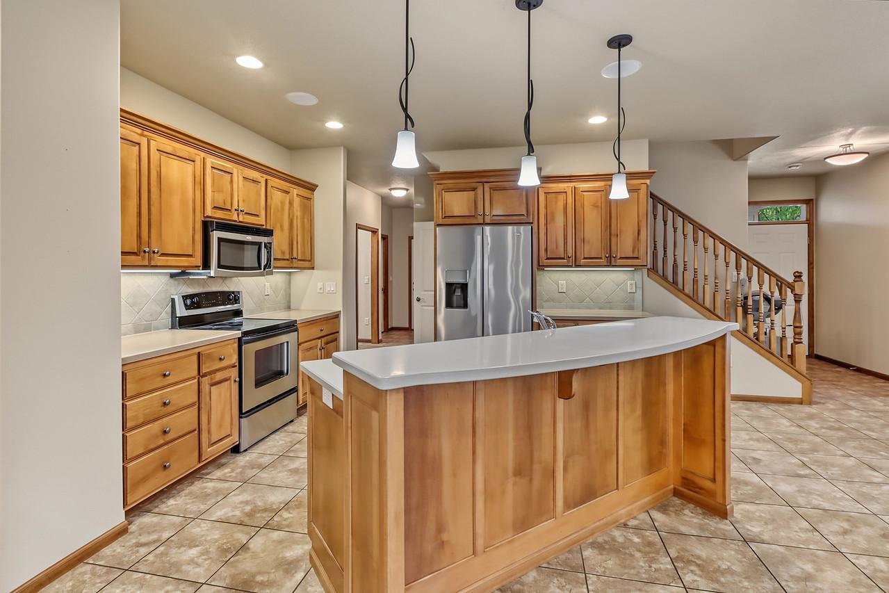 2004 single family home for sale at 797 Villa Park Way in West Fargo, ND — 3 bed, 3 bath (photo 4 of 45)