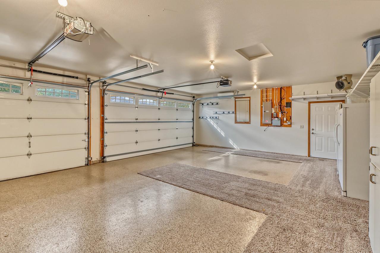 2004 single family home for sale at 797 Villa Park Way in West Fargo, ND — 3 bed, 3 bath (photo 41 of 45)