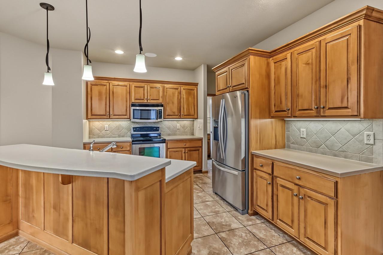 2004 single family home for sale at 797 Villa Park Way in West Fargo, ND — 3 bed, 3 bath (photo 6 of 45)
