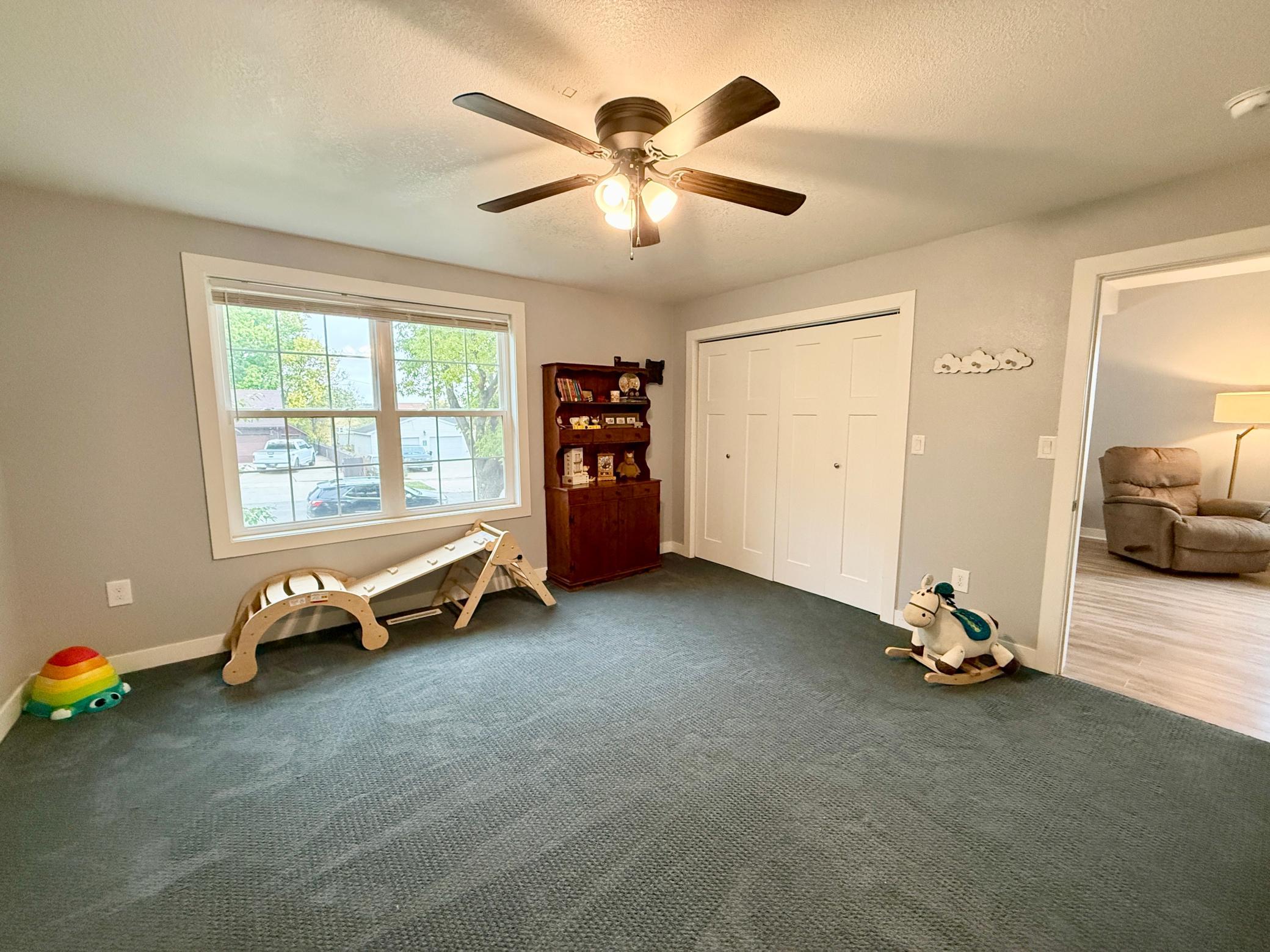 1900 single family home for sale at 631 4th Avenue NW in Valley City, ND — 4 bed, 3 bath (photo 18 of 32)