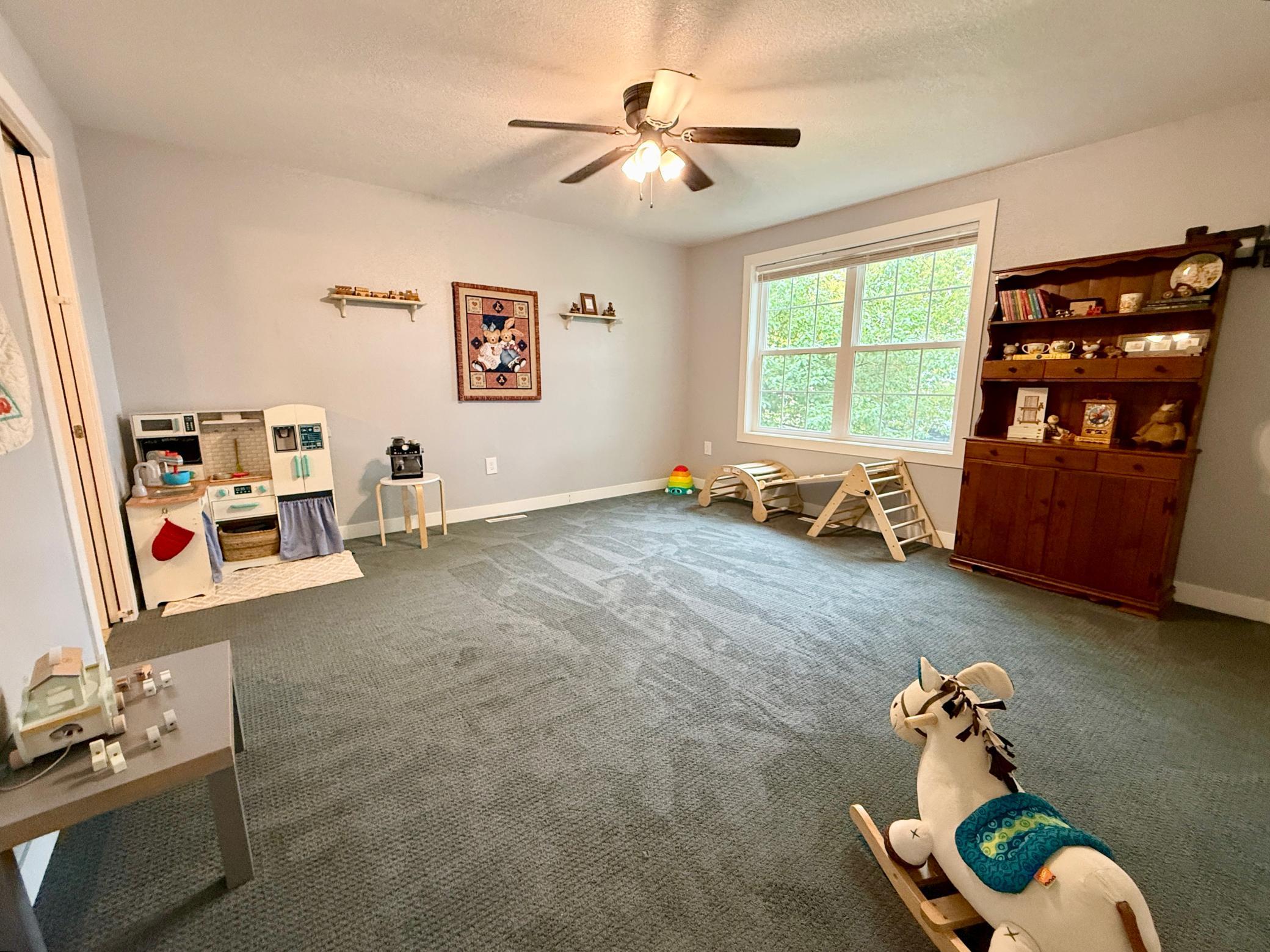 1900 single family home for sale at 631 4th Avenue NW in Valley City, ND — 4 bed, 3 bath (photo 19 of 32)