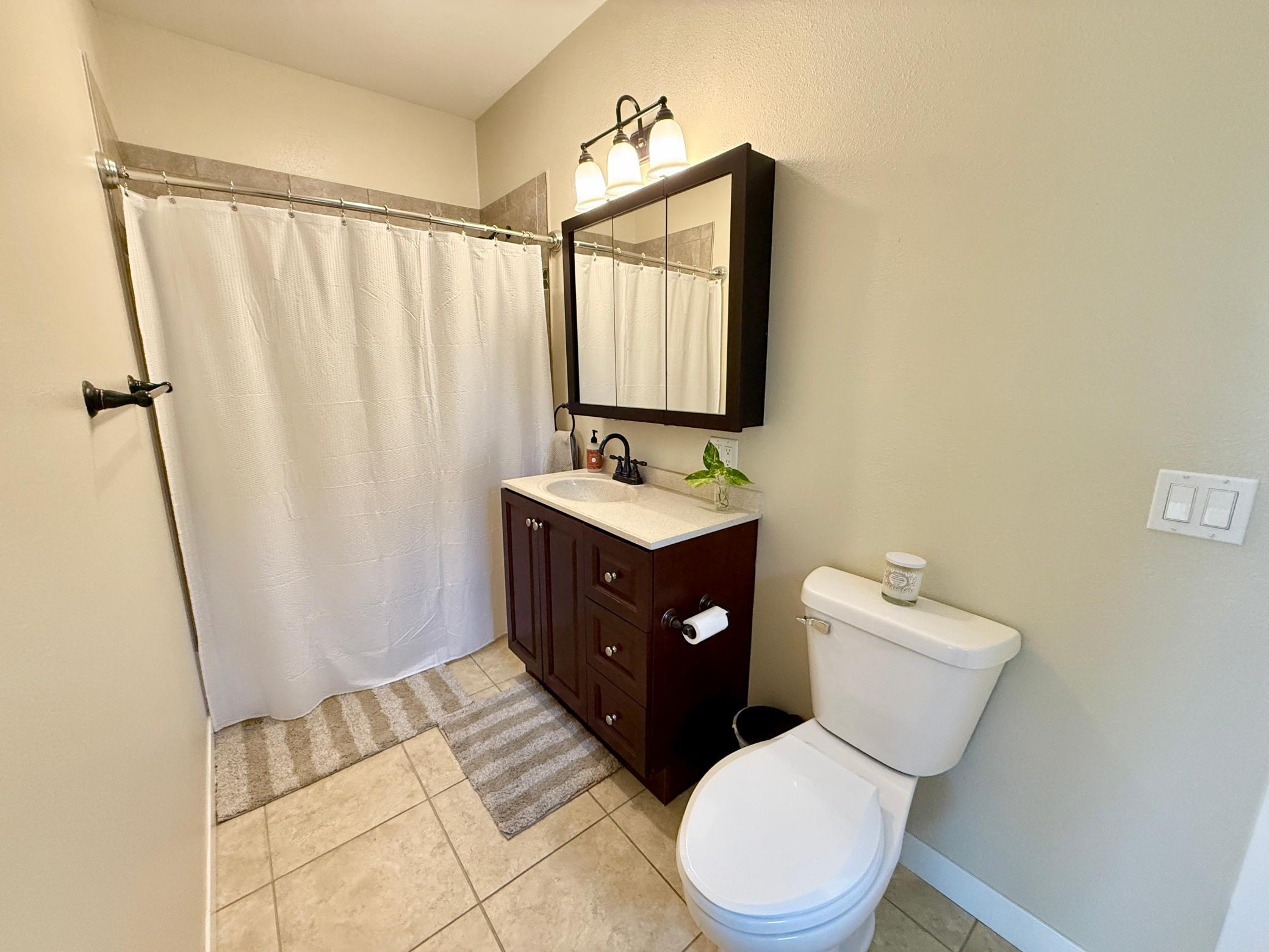1900 single family home for sale at 631 4th Avenue NW in Valley City, ND — 4 bed, 3 bath (photo 20 of 32)