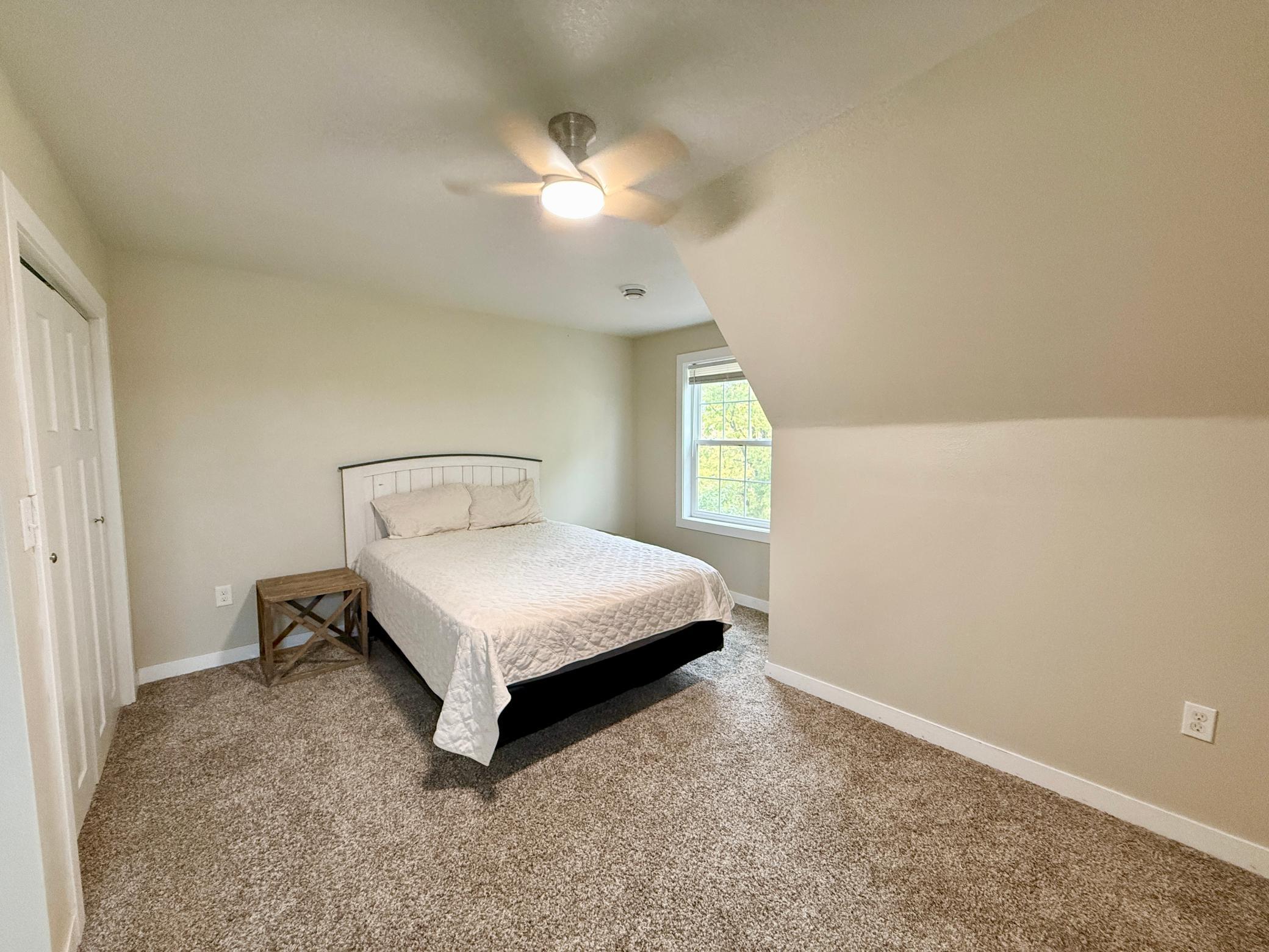 1900 single family home for sale at 631 4th Avenue NW in Valley City, ND — 4 bed, 3 bath (photo 24 of 32)