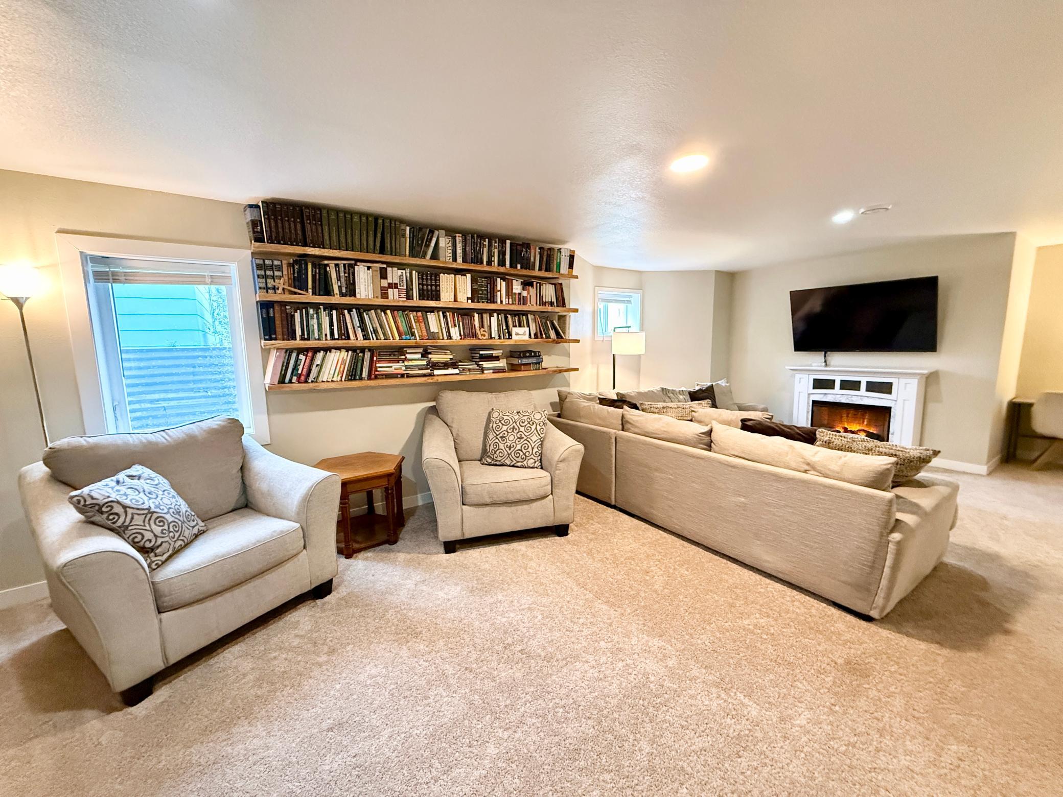 1900 single family home for sale at 631 4th Avenue NW in Valley City, ND — 4 bed, 3 bath (photo 28 of 32)