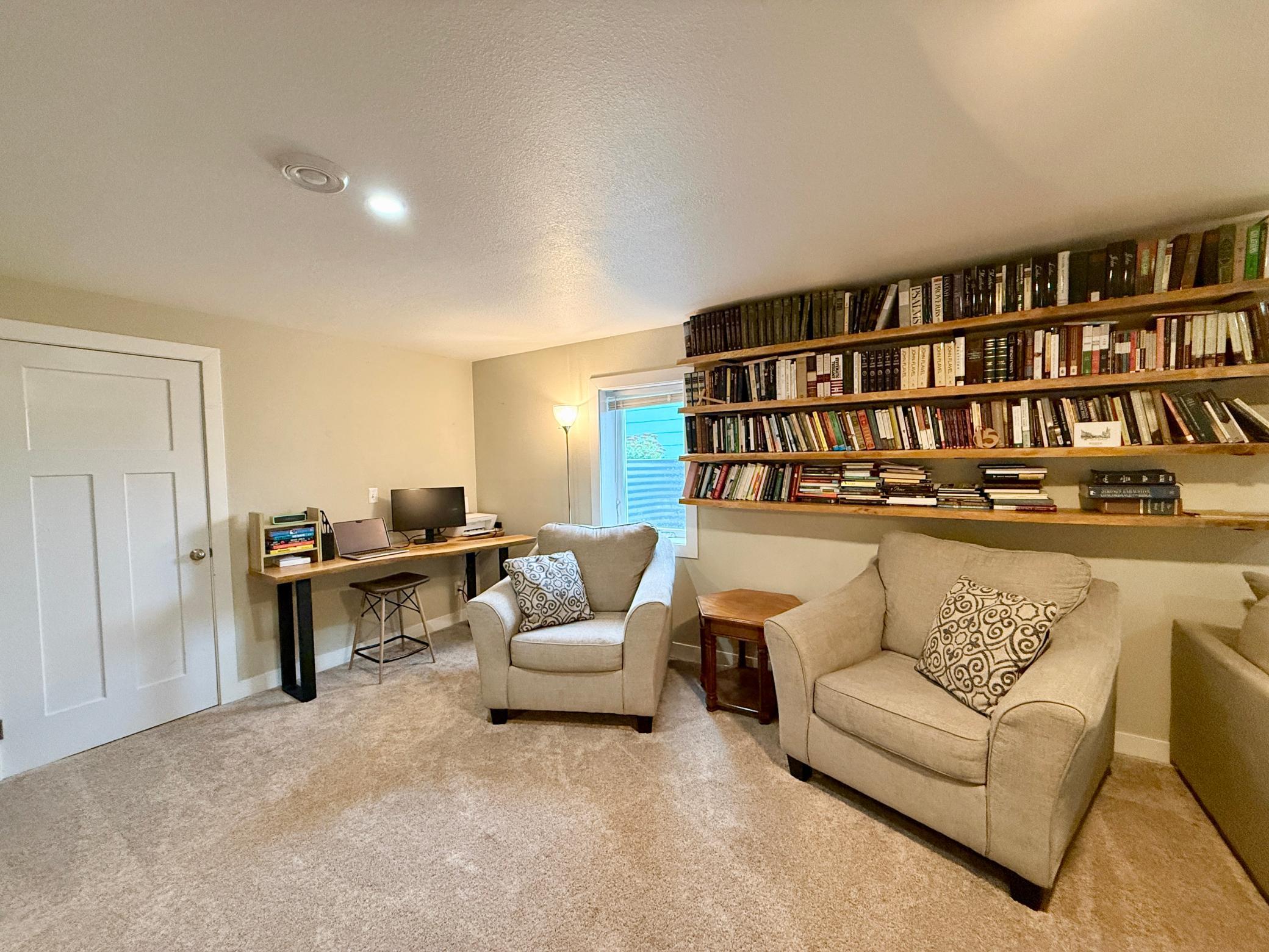 1900 single family home for sale at 631 4th Avenue NW in Valley City, ND — 4 bed, 3 bath (photo 30 of 32)