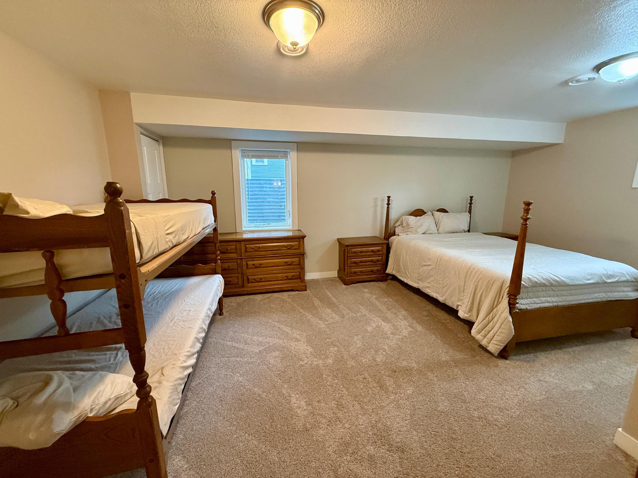 1900 single family home for sale at 631 4th Avenue NW in Valley City, ND — 4 bed, 3 bath (photo 31 of 32)