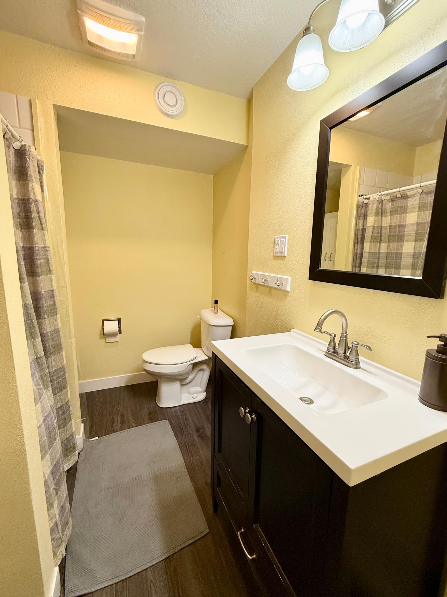1900 single family home for sale at 631 4th Avenue NW in Valley City, ND — 4 bed, 3 bath (photo 32 of 32)