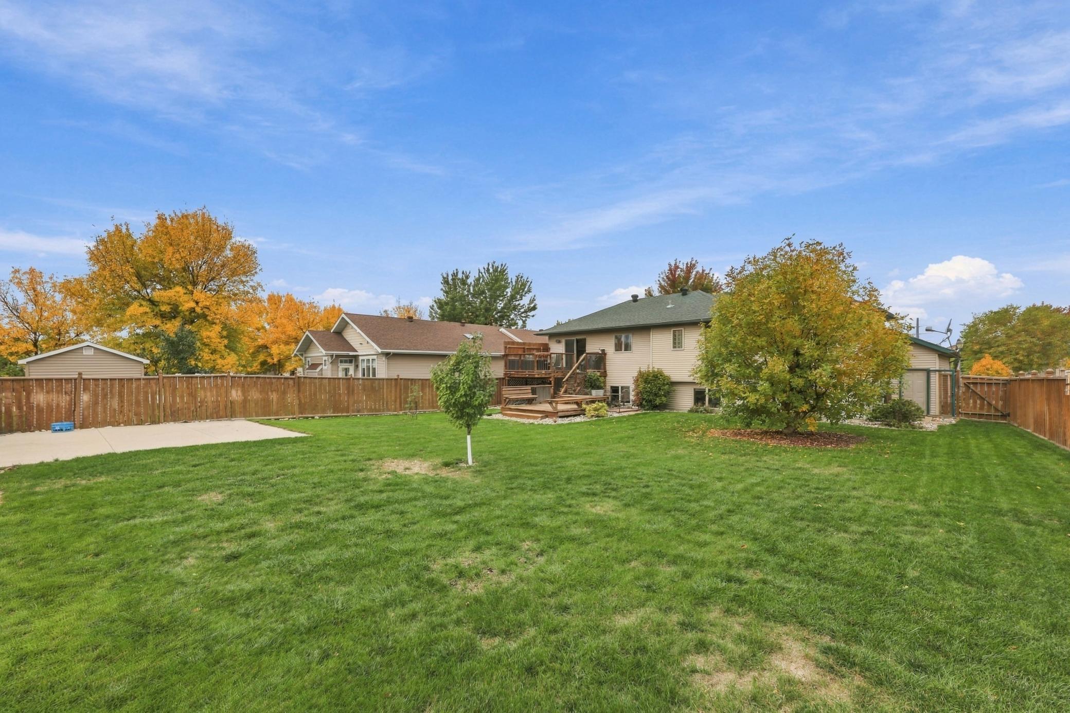1998 single family home for sale at 1563 7th Street E in West Fargo, ND — 3 bed, 2 bath (photo 27 of 27)