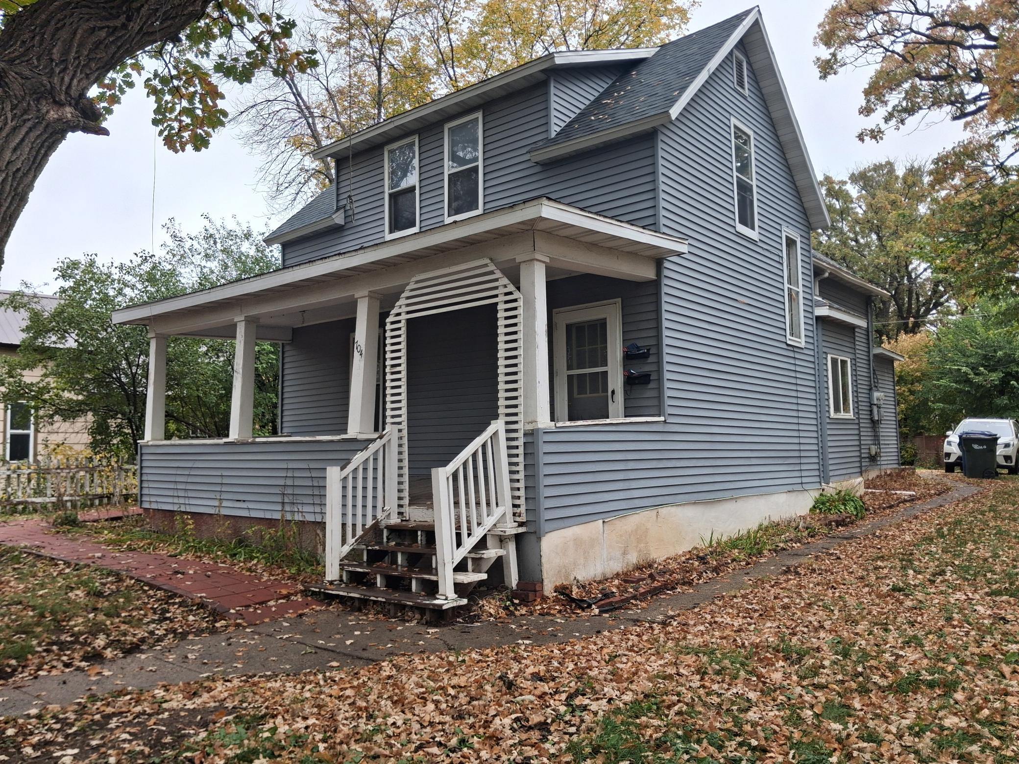 1890 single family home for sale at 704 W Lincoln Avenue in Fergus Falls, MN — 4 bed, 2 bath