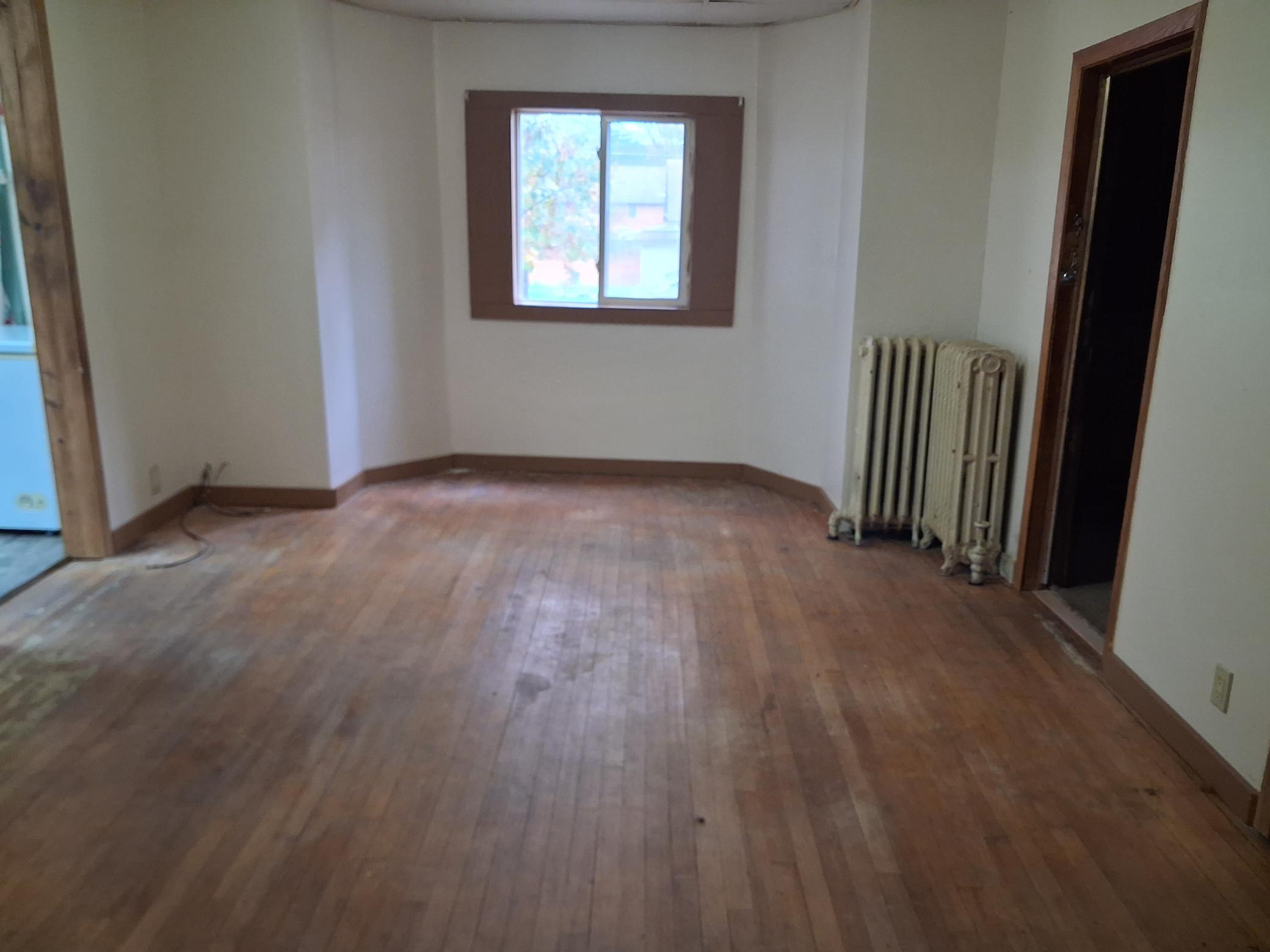 1890 single family home for sale at 704 W Lincoln Avenue in Fergus Falls, MN — 4 bed, 2 bath (photo 12 of 42)