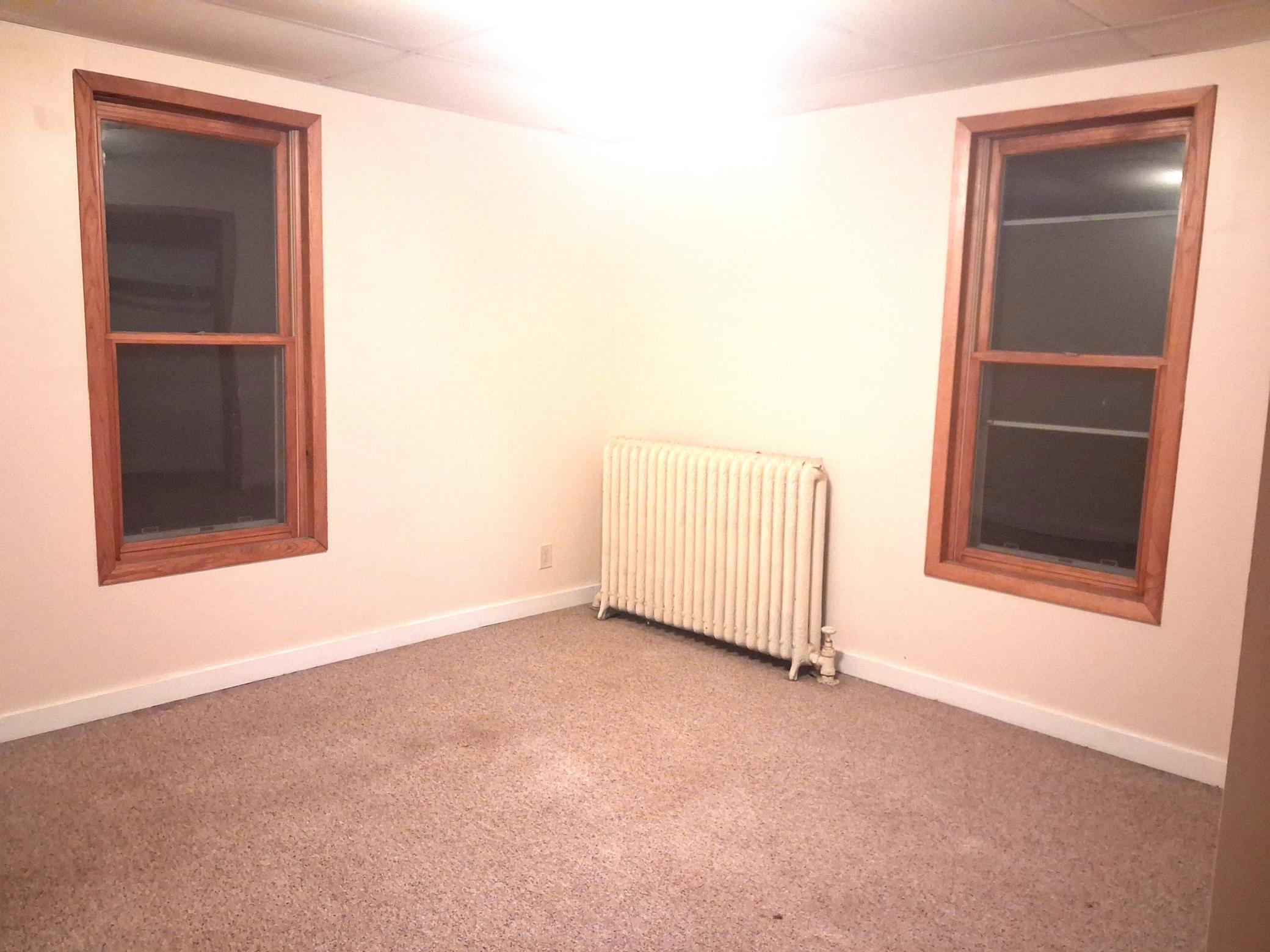 1890 single family home for sale at 704 W Lincoln Avenue in Fergus Falls, MN — 4 bed, 2 bath (photo 19 of 42)