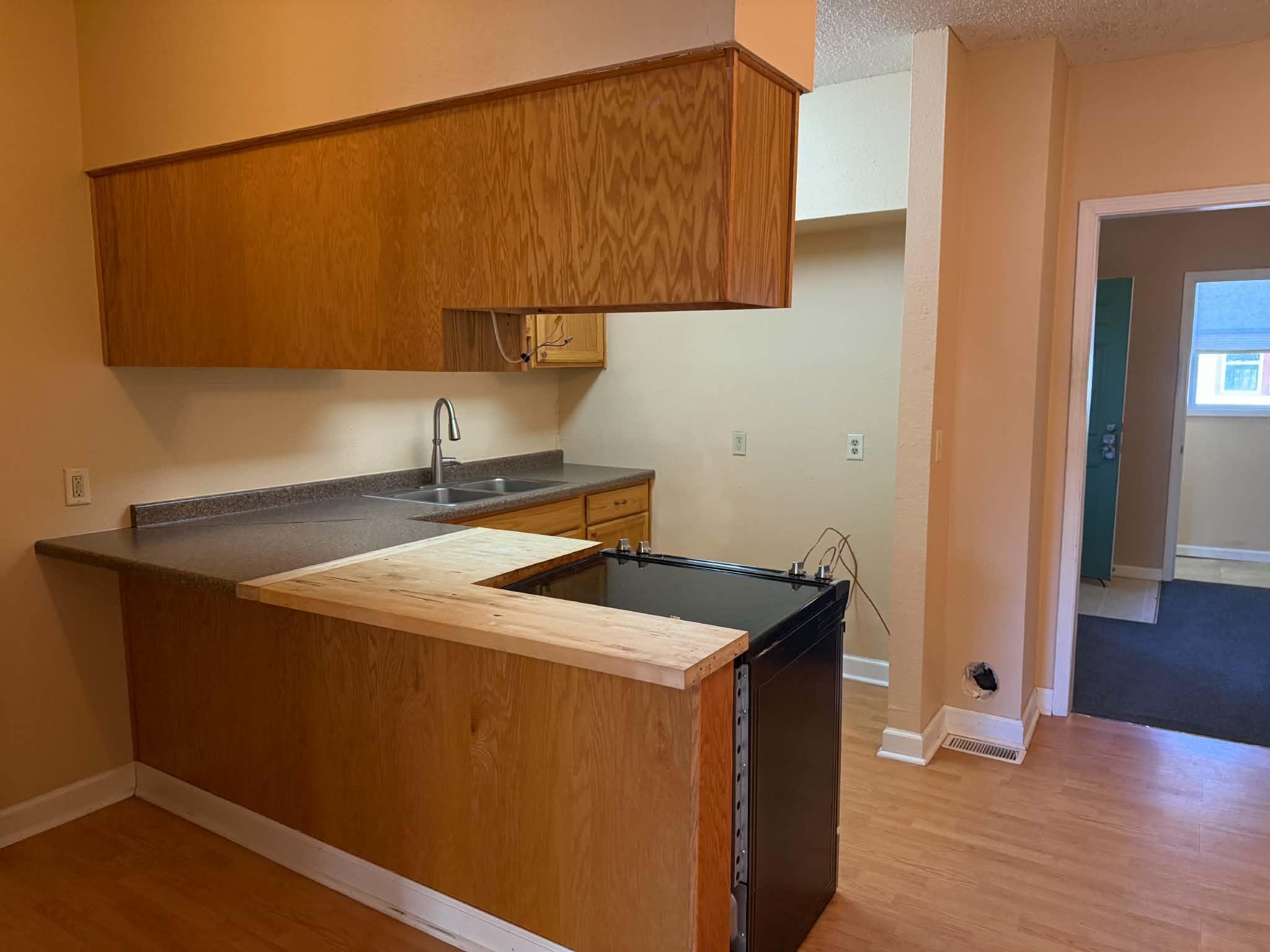 1909 townhouse for sale at 808 8th Street N, Unit 4 in Fargo, ND — 2 bed, 2 bath (photo 6 of 22)