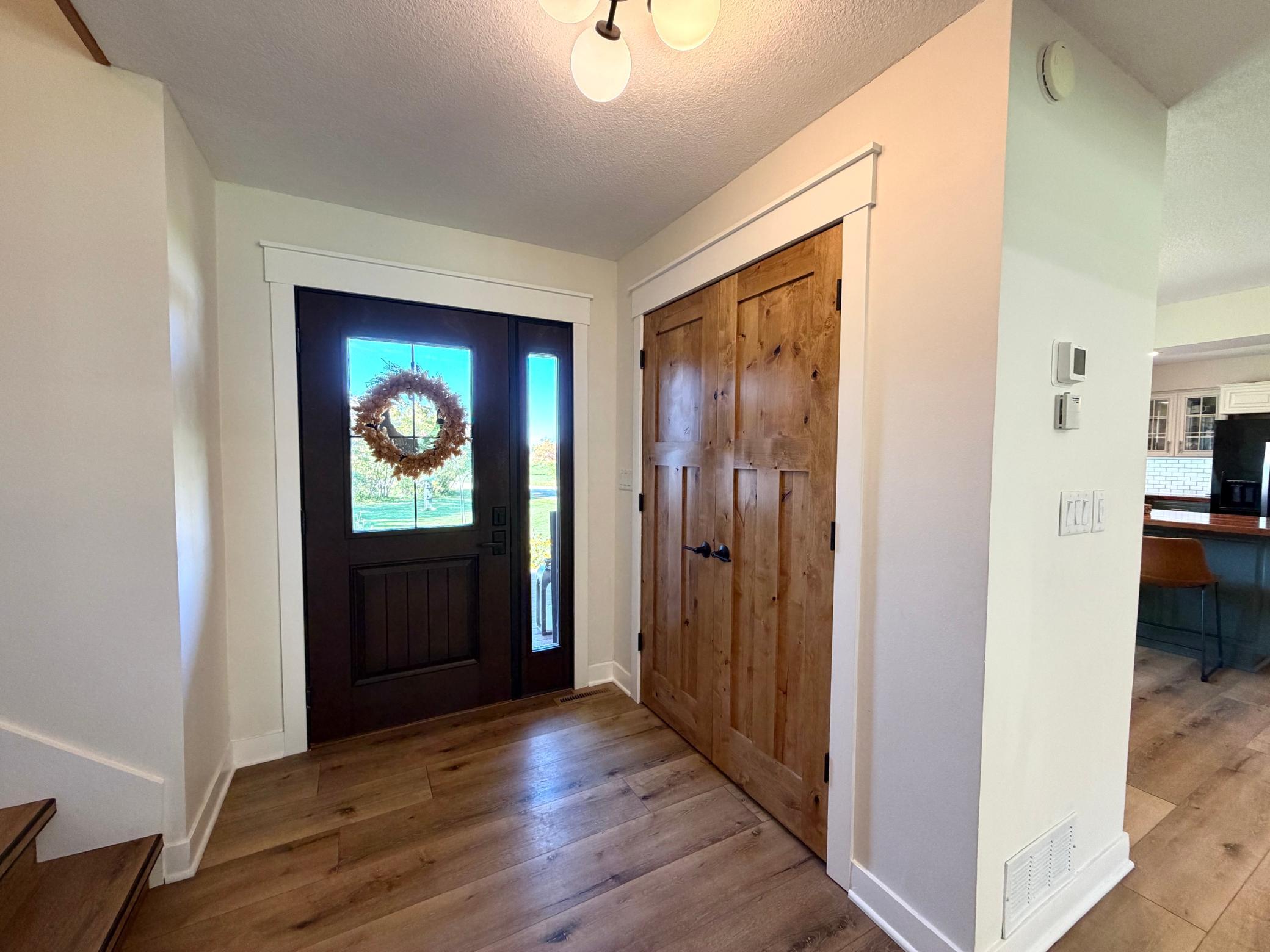 1977 single family home for sale at 506 16th Avenue NE in Roseau, MN — 4 bed, 3 bath (photo 2 of 43)