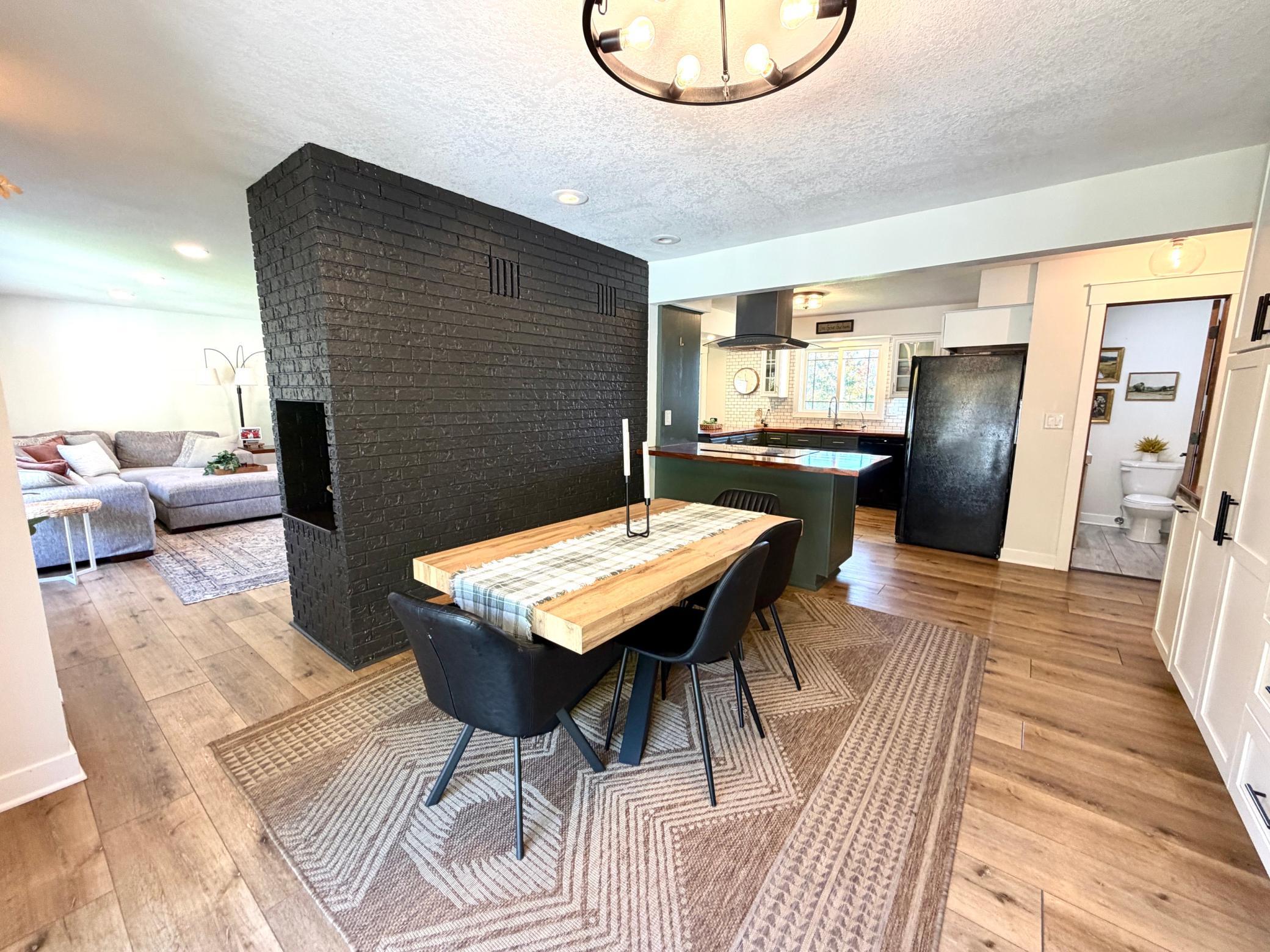 1977 single family home for sale at 506 16th Avenue NE in Roseau, MN — 4 bed, 3 bath (photo 11 of 43)