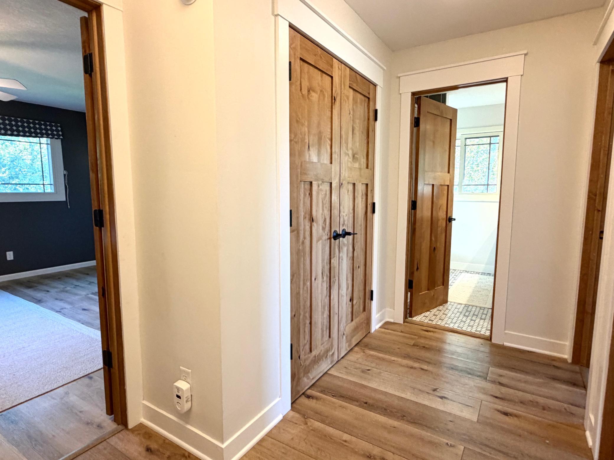 1977 single family home for sale at 506 16th Avenue NE in Roseau, MN — 4 bed, 3 bath (photo 17 of 43)