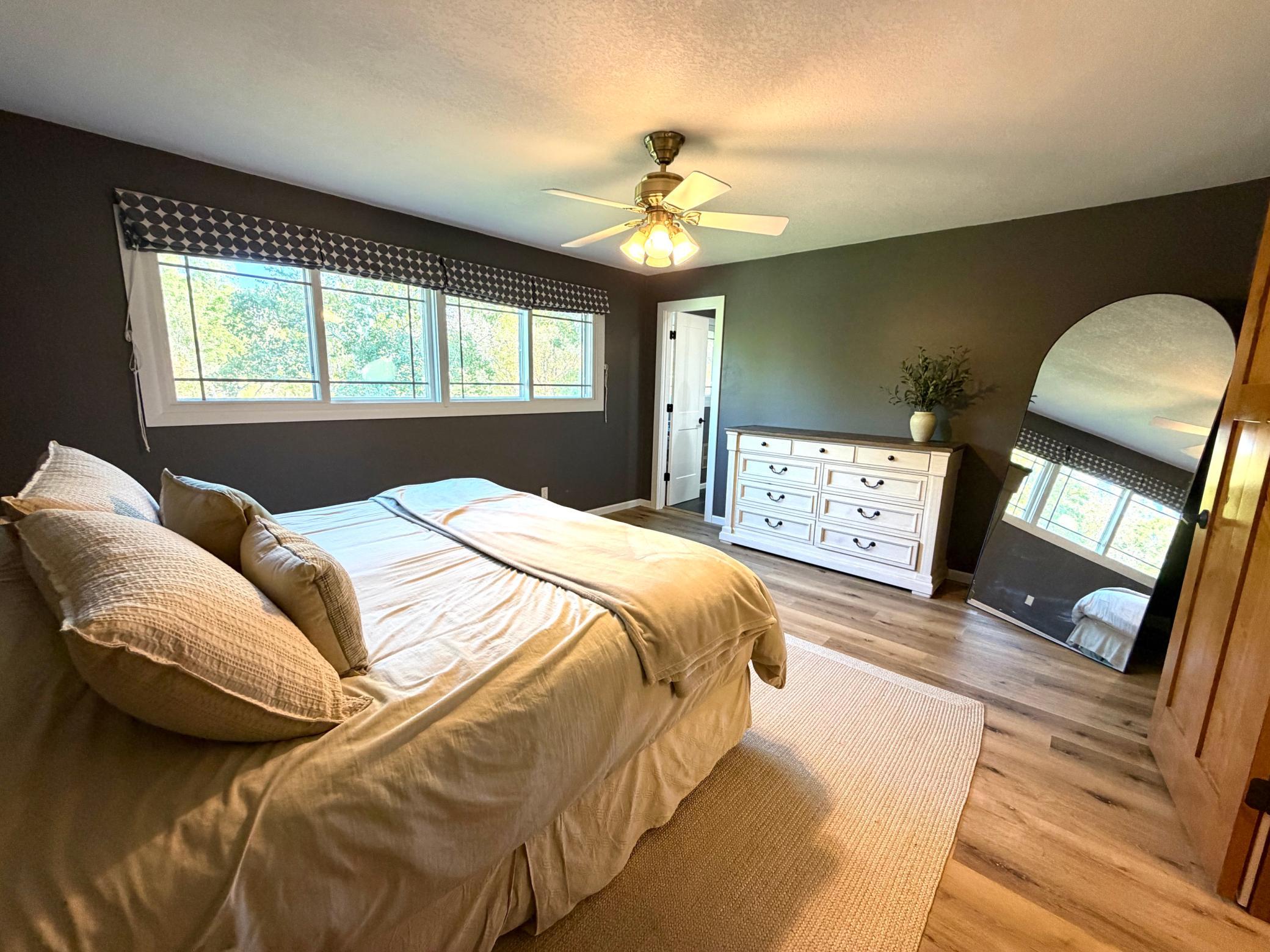 1977 single family home for sale at 506 16th Avenue NE in Roseau, MN — 4 bed, 3 bath (photo 18 of 43)