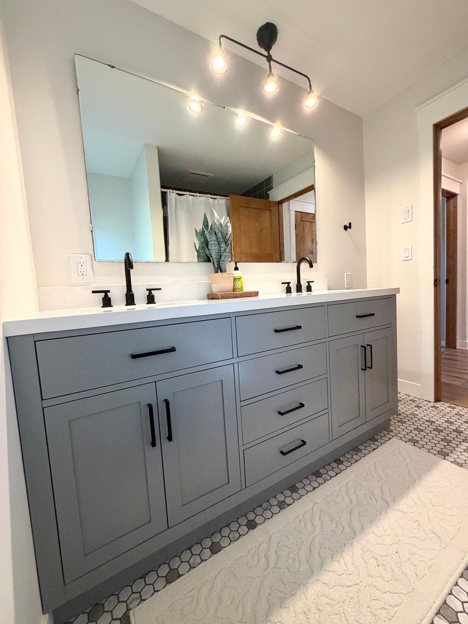 1977 single family home for sale at 506 16th Avenue NE in Roseau, MN — 4 bed, 3 bath (photo 23 of 43)