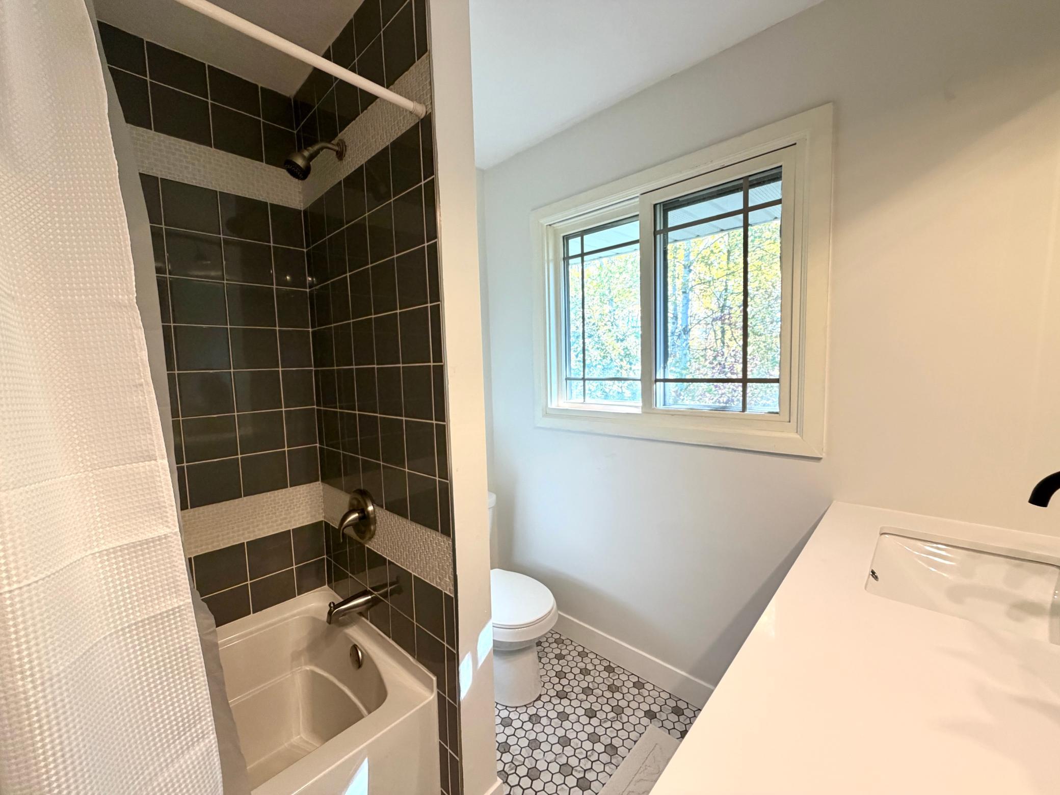 1977 single family home for sale at 506 16th Avenue NE in Roseau, MN — 4 bed, 3 bath (photo 24 of 43)