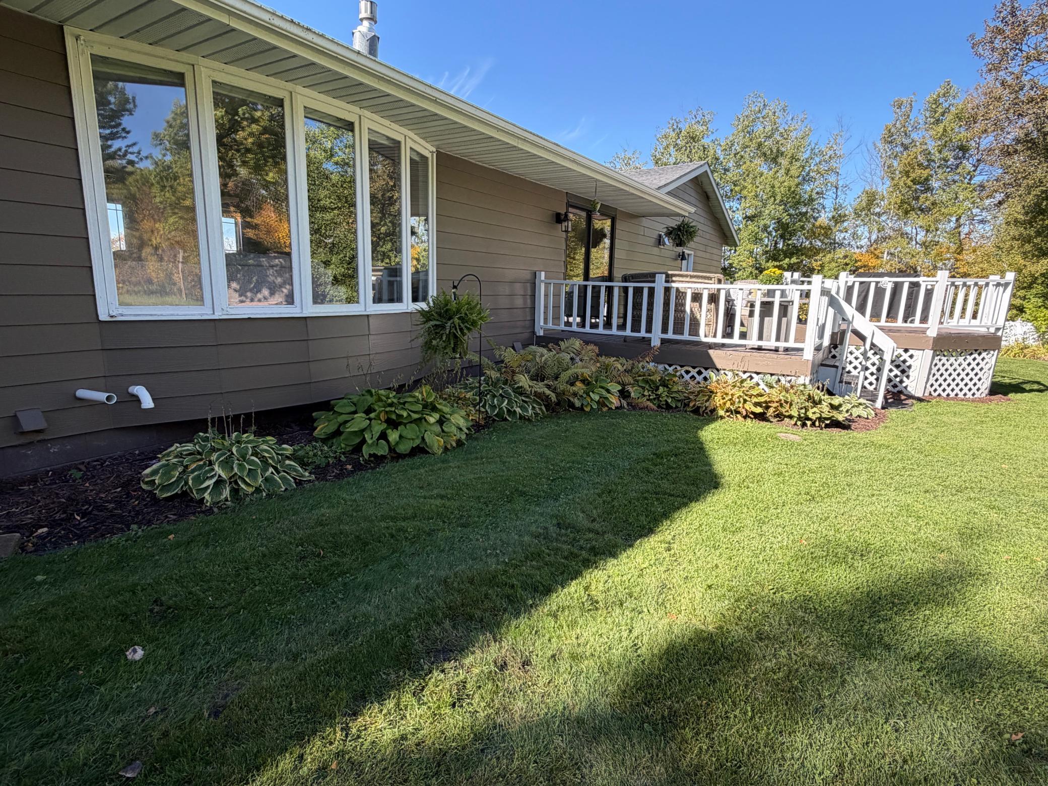 1977 single family home for sale at 506 16th Avenue NE in Roseau, MN — 4 bed, 3 bath (photo 32 of 43)