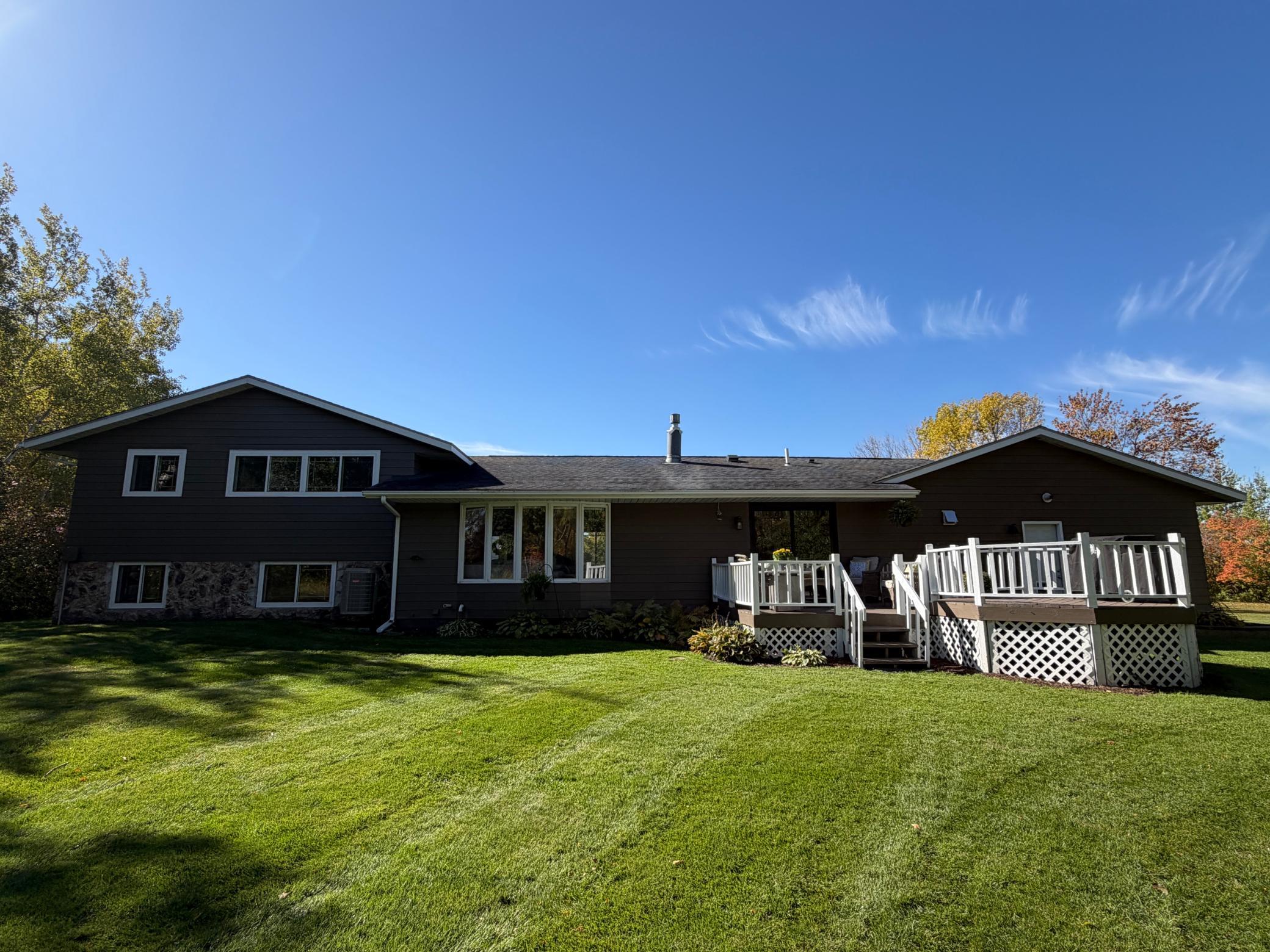 1977 single family home for sale at 506 16th Avenue NE in Roseau, MN — 4 bed, 3 bath (photo 33 of 43)