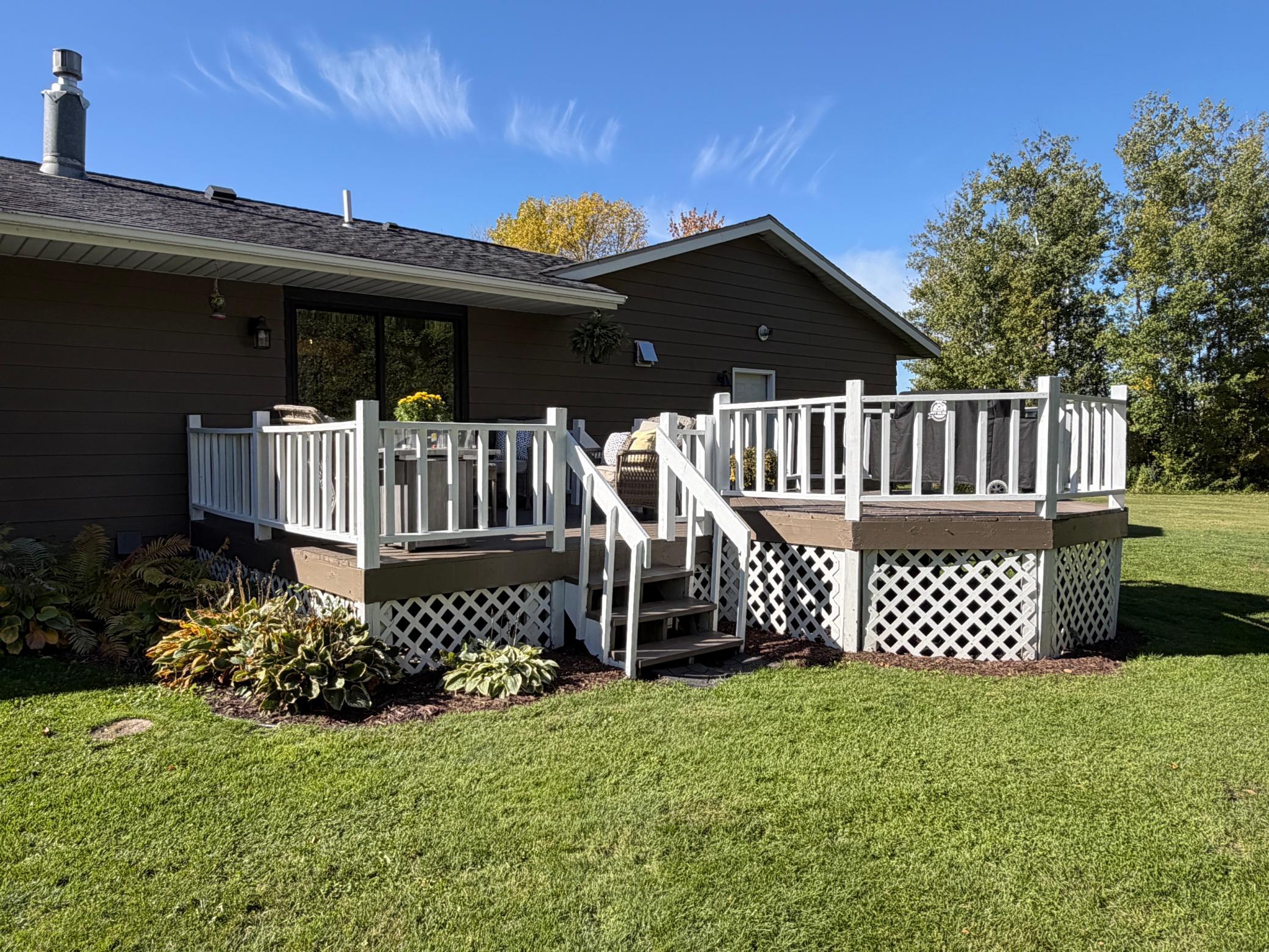 1977 single family home for sale at 506 16th Avenue NE in Roseau, MN — 4 bed, 3 bath (photo 34 of 43)