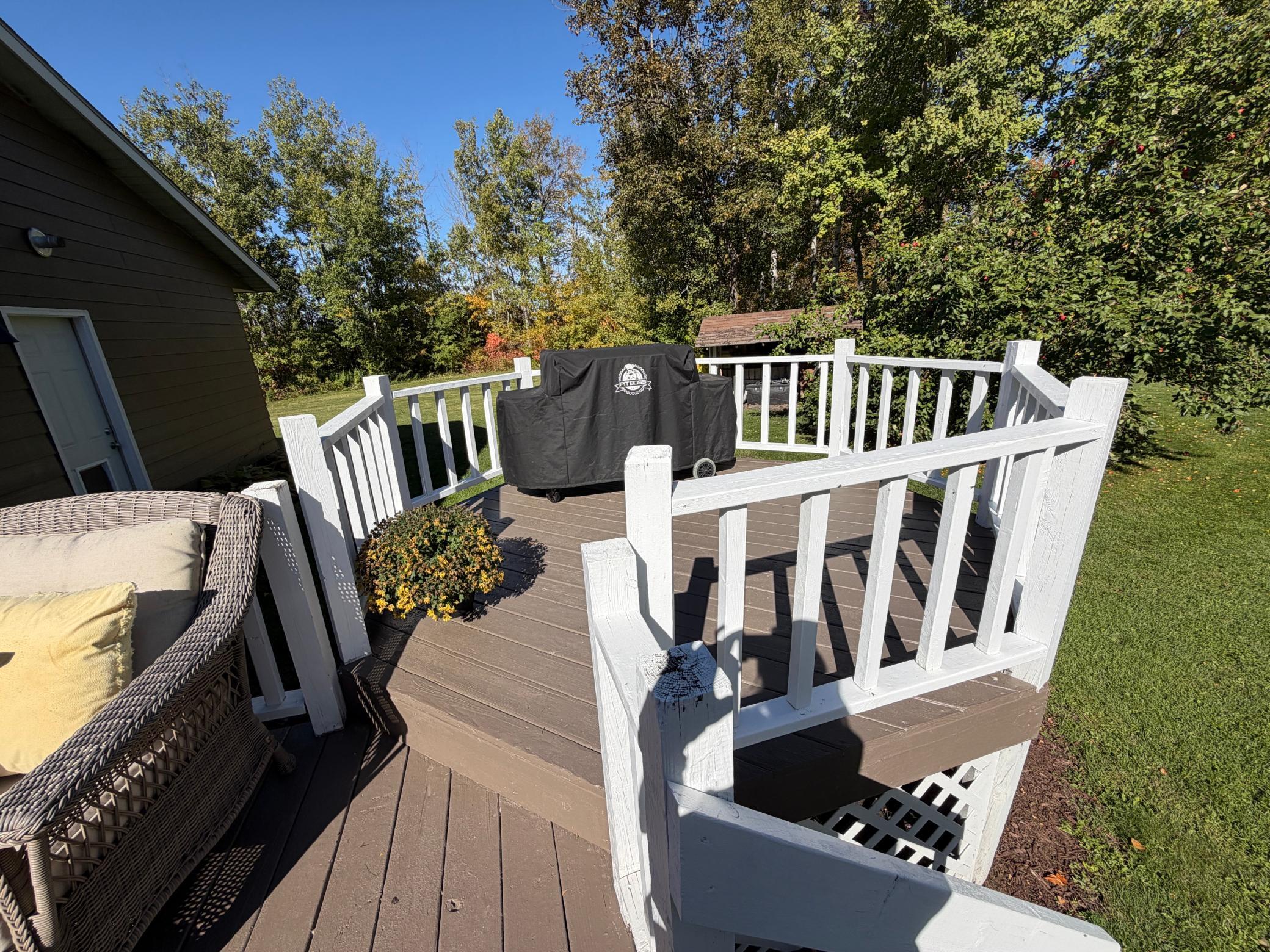 1977 single family home for sale at 506 16th Avenue NE in Roseau, MN — 4 bed, 3 bath (photo 36 of 43)