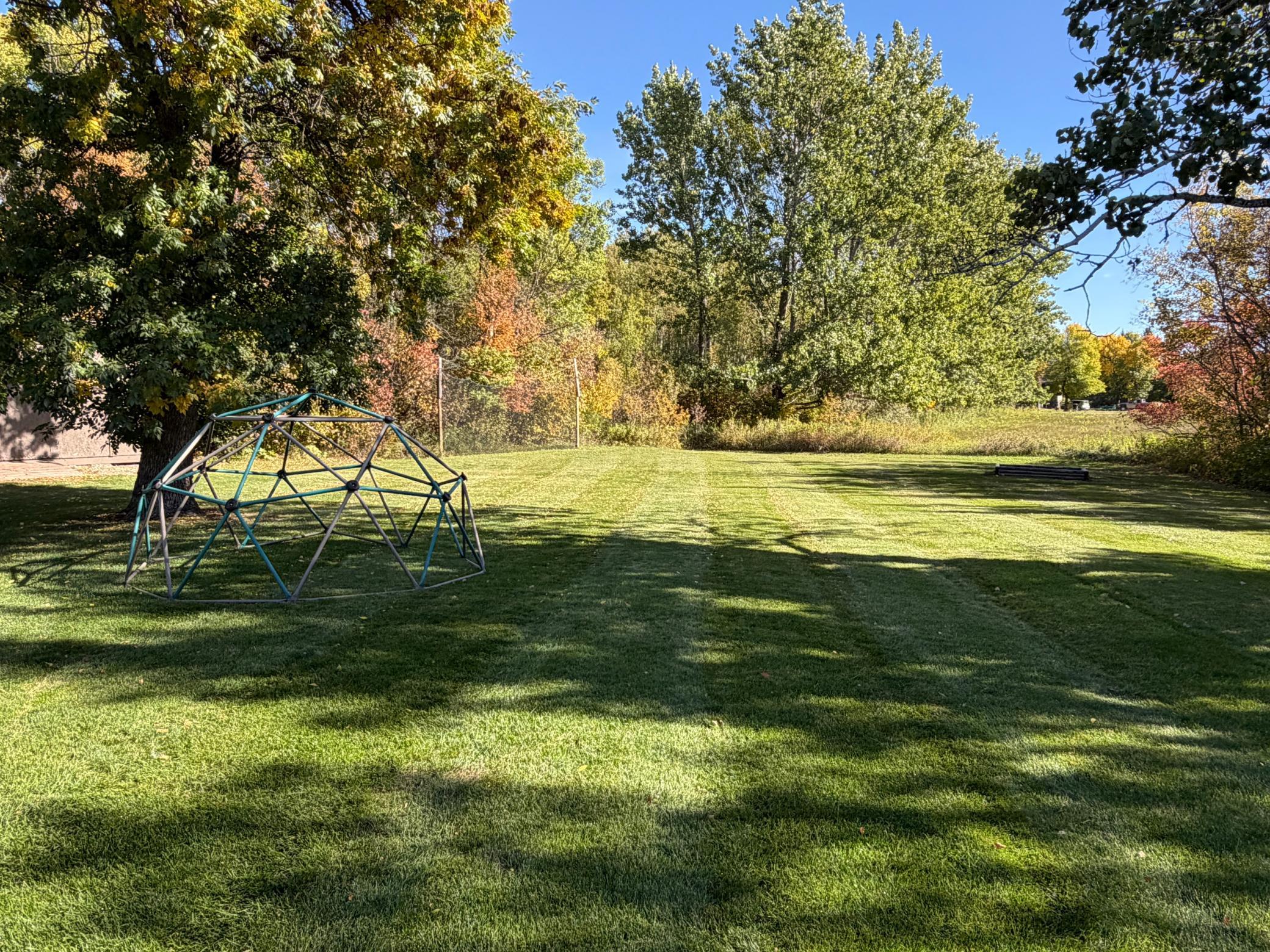 1977 single family home for sale at 506 16th Avenue NE in Roseau, MN — 4 bed, 3 bath (photo 39 of 43)