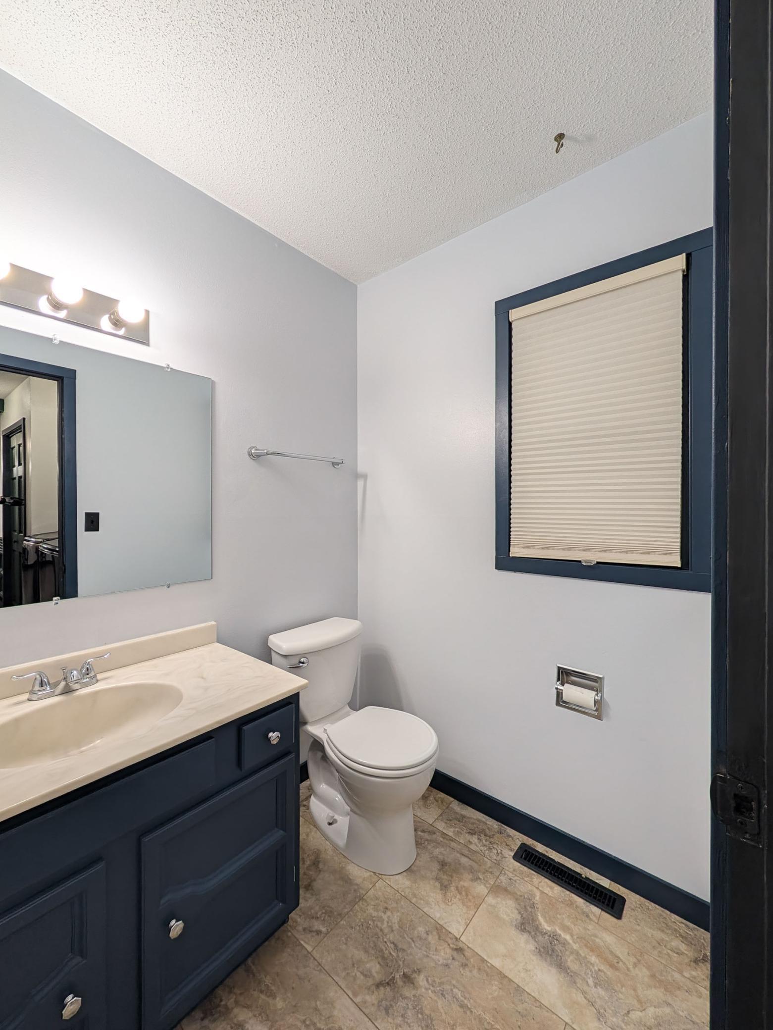1975 single family home for sale at 5902 3RD Street N in Moorhead, MN — 3 bed, 3 bath (photo 28 of 64)