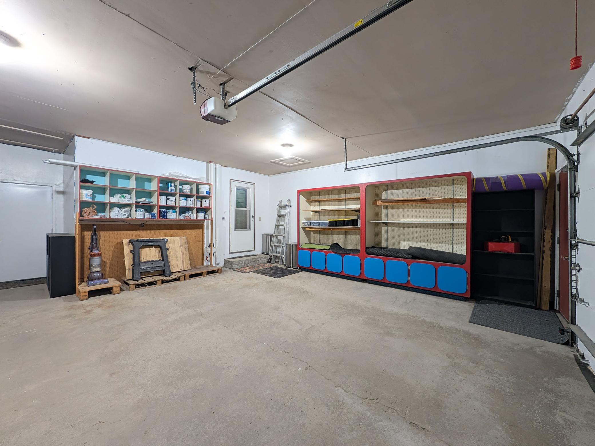 1975 single family home for sale at 5902 3RD Street N in Moorhead, MN — 3 bed, 3 bath (photo 31 of 64)