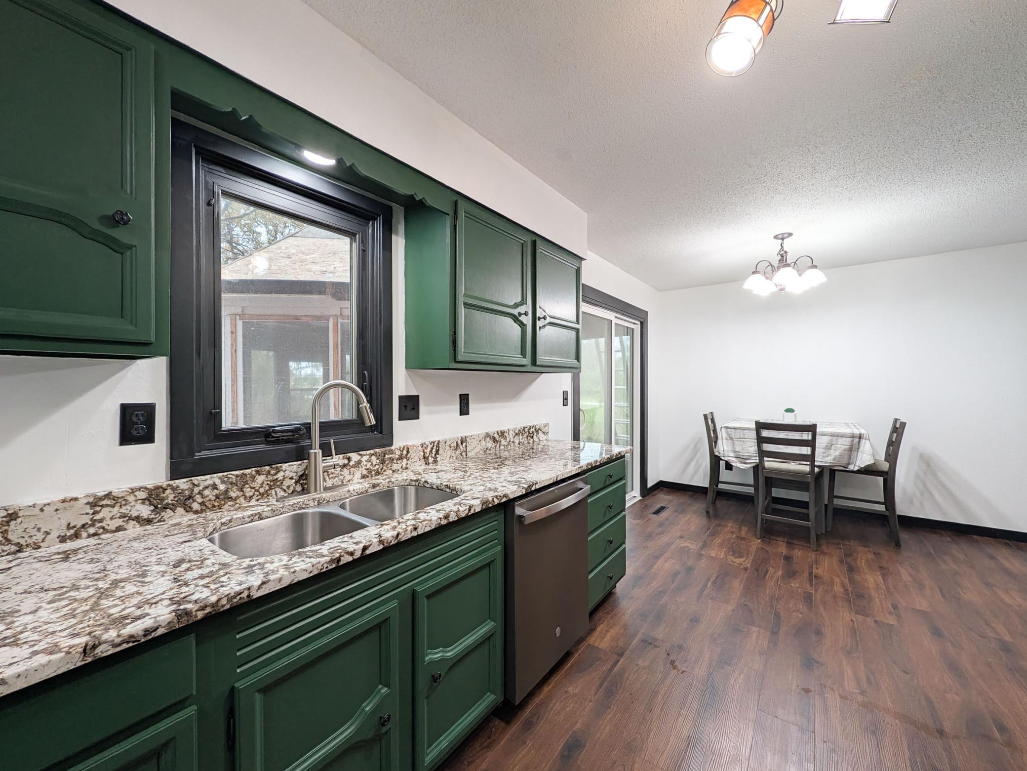 1975 single family home for sale at 5902 3RD Street N in Moorhead, MN — 3 bed, 3 bath (photo 34 of 64)