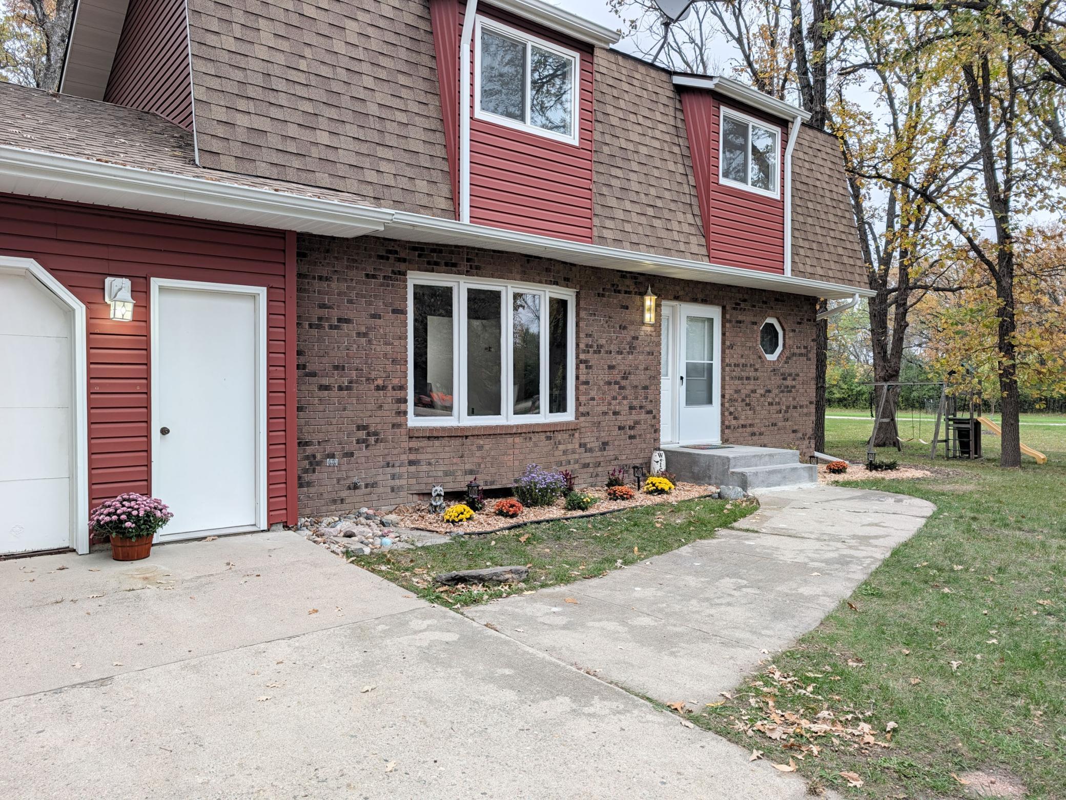 1975 single family home for sale at 5902 3RD Street N in Moorhead, MN — 3 bed, 3 bath (photo 6 of 64)